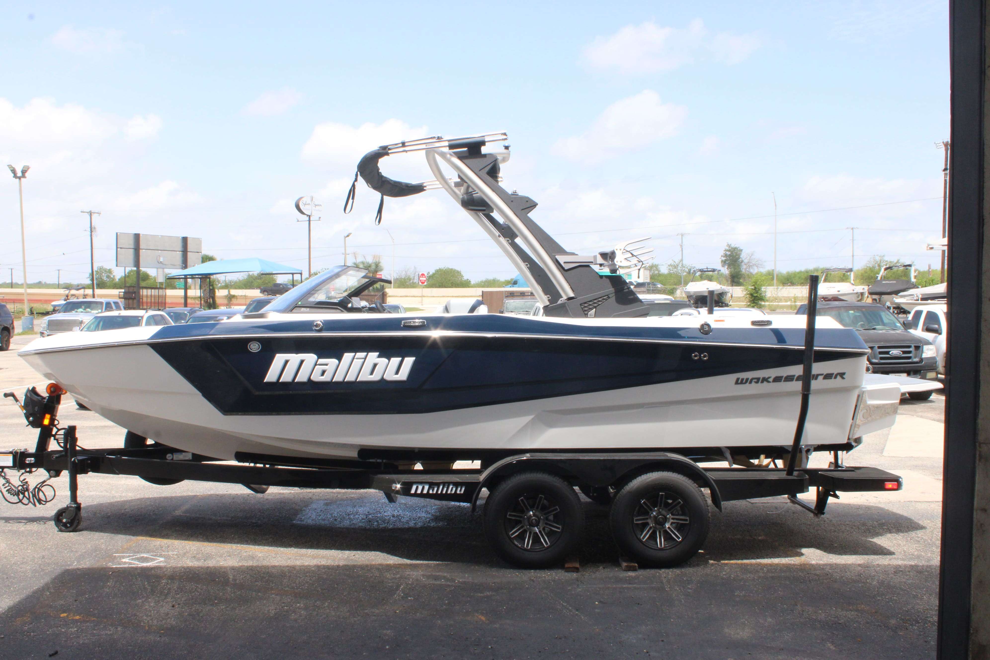 2025 Malibu Boats Wakesetter 21 LX-5