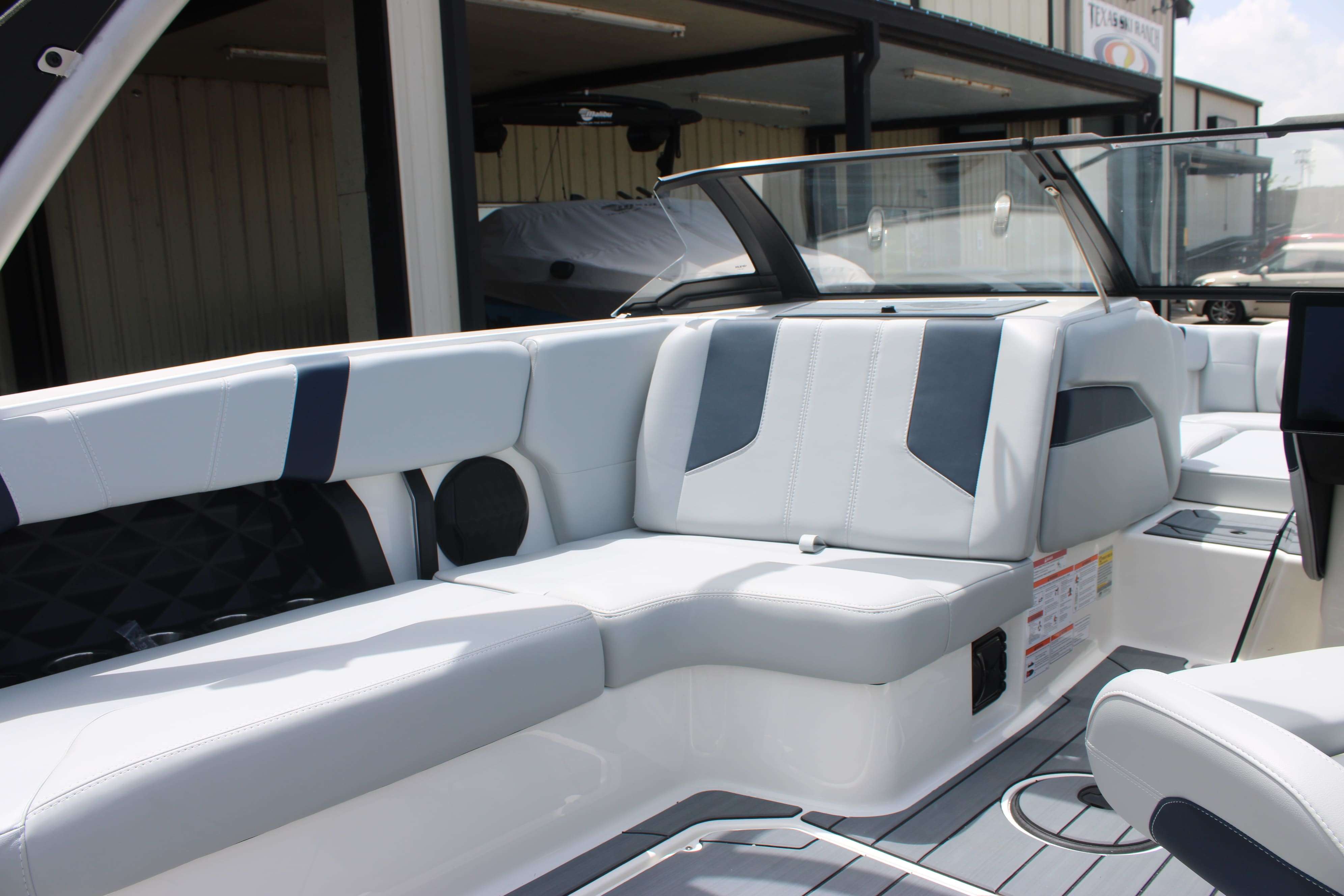 2025 Malibu Boats Wakesetter 21 LX-12