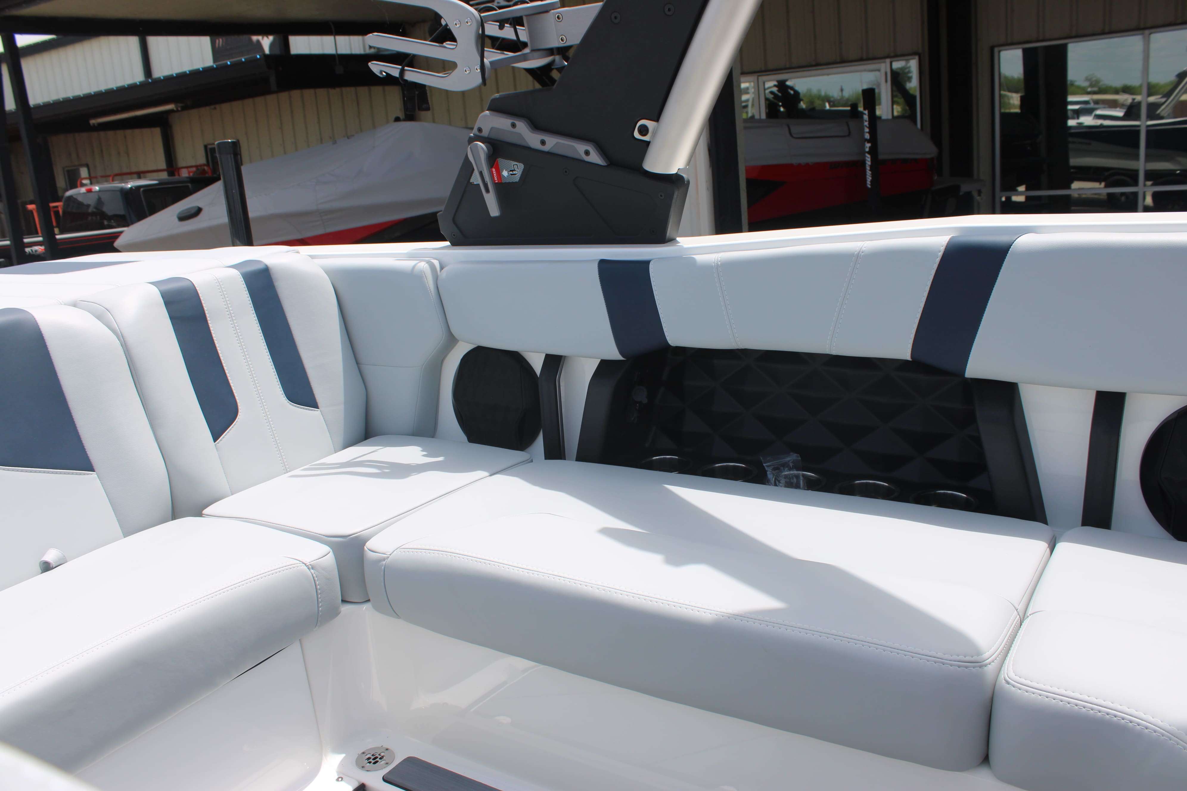 2025 Malibu Boats Wakesetter 21 LX-17