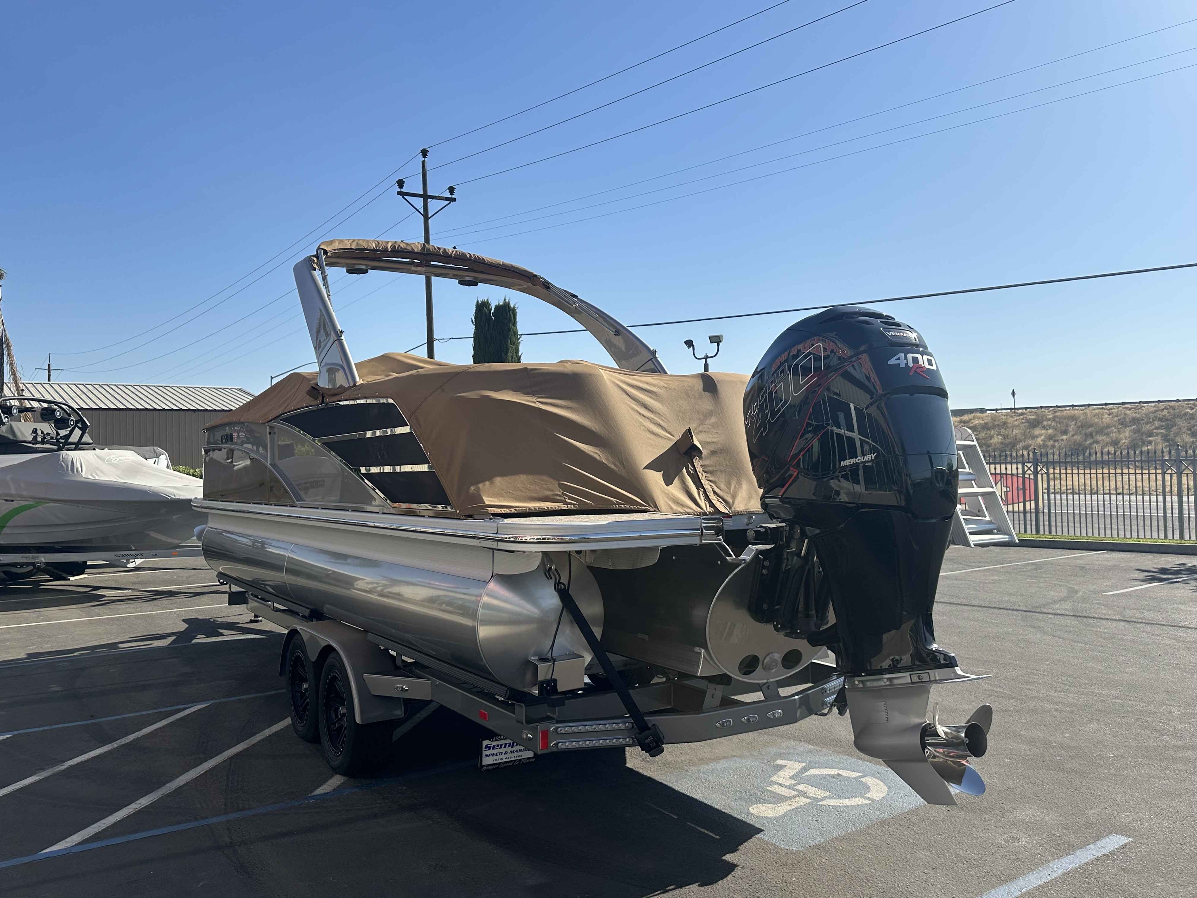 2025 Bennington 25 RXFB Windshield Arch-4