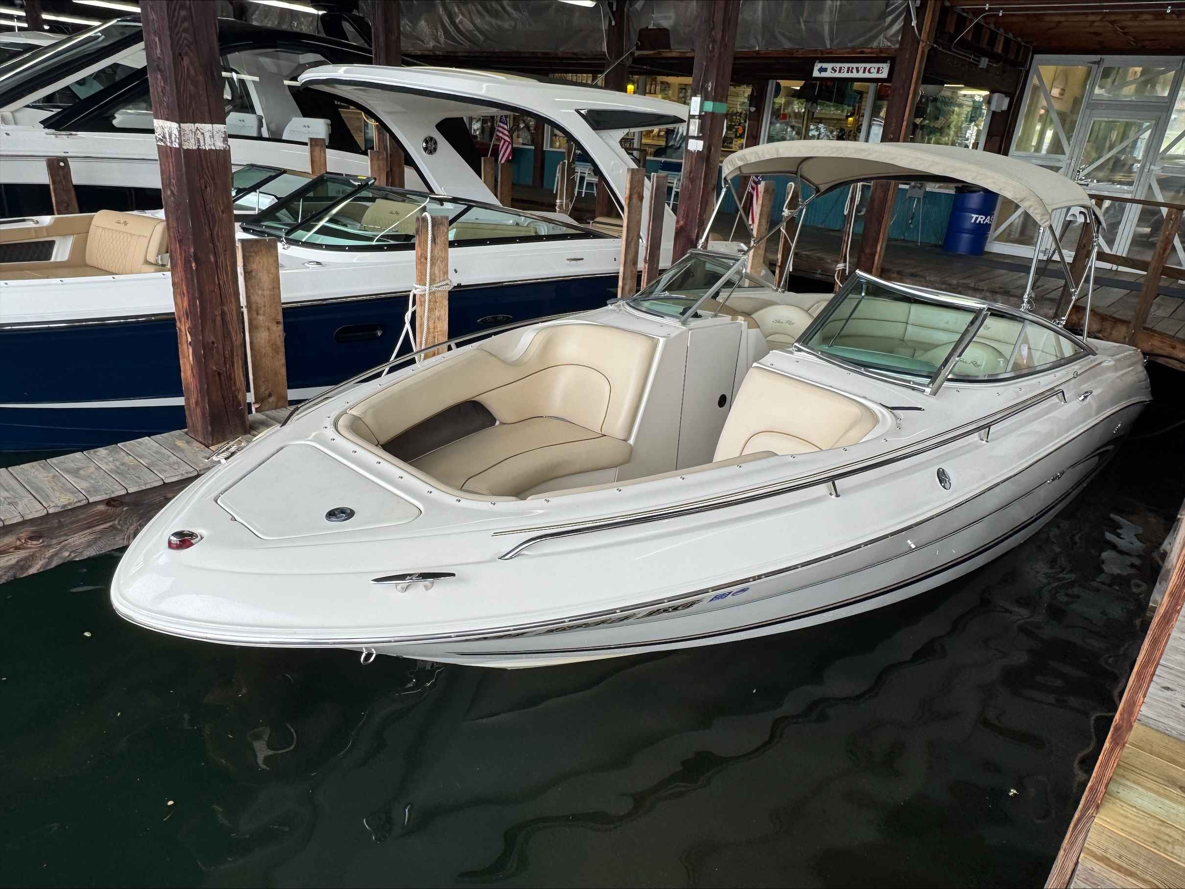 2001 SEA RAY 260BR0