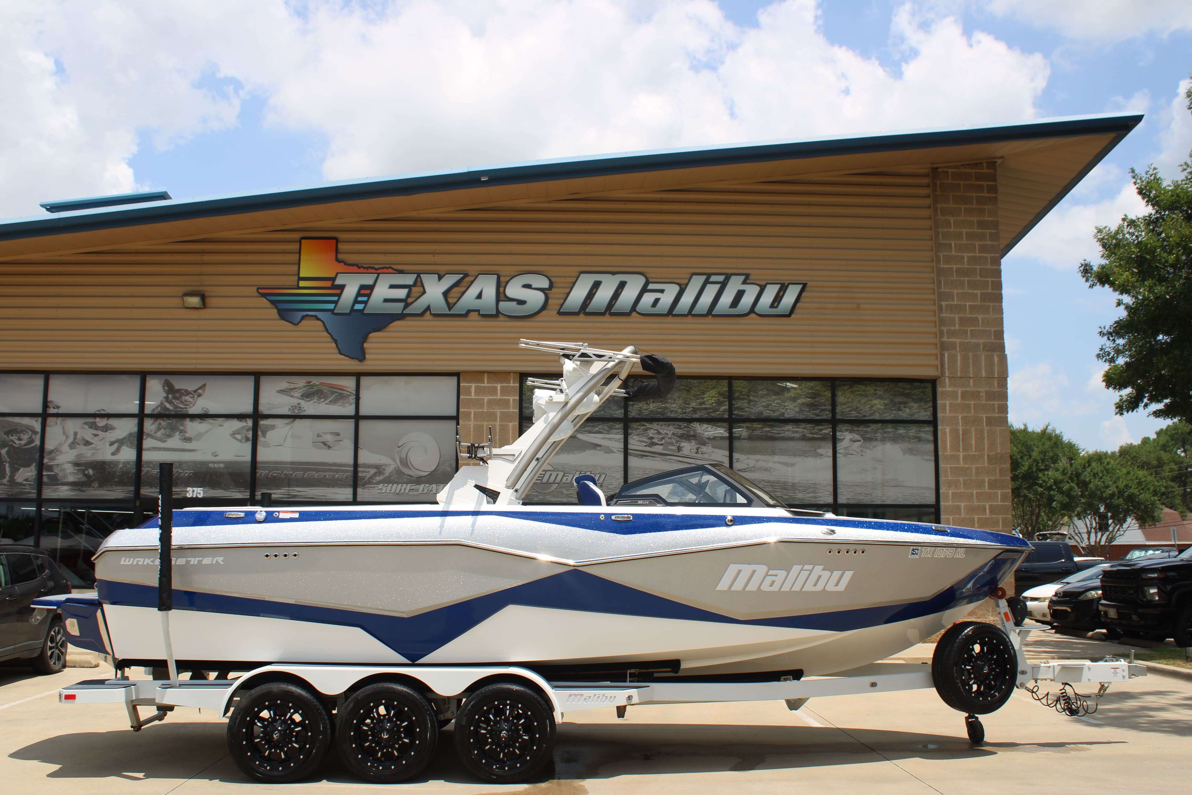2022 Malibu Boats Wakesetter 25 LSV