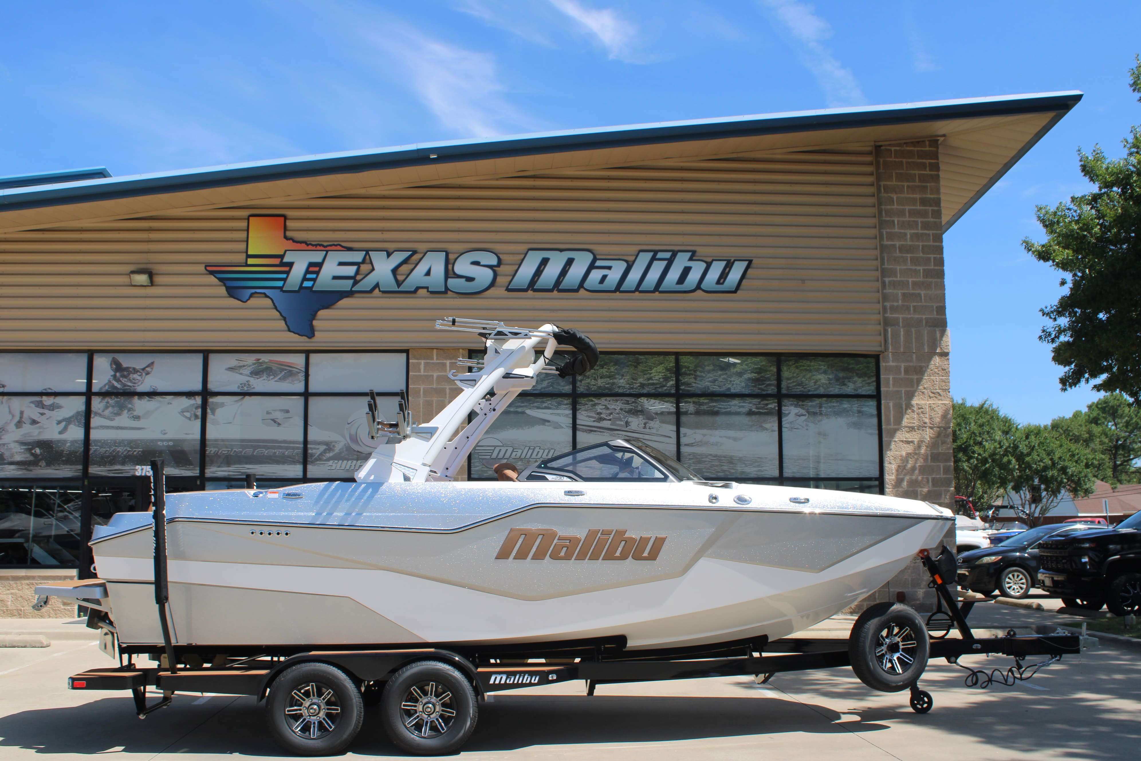 2025 Malibu Boats M230-1