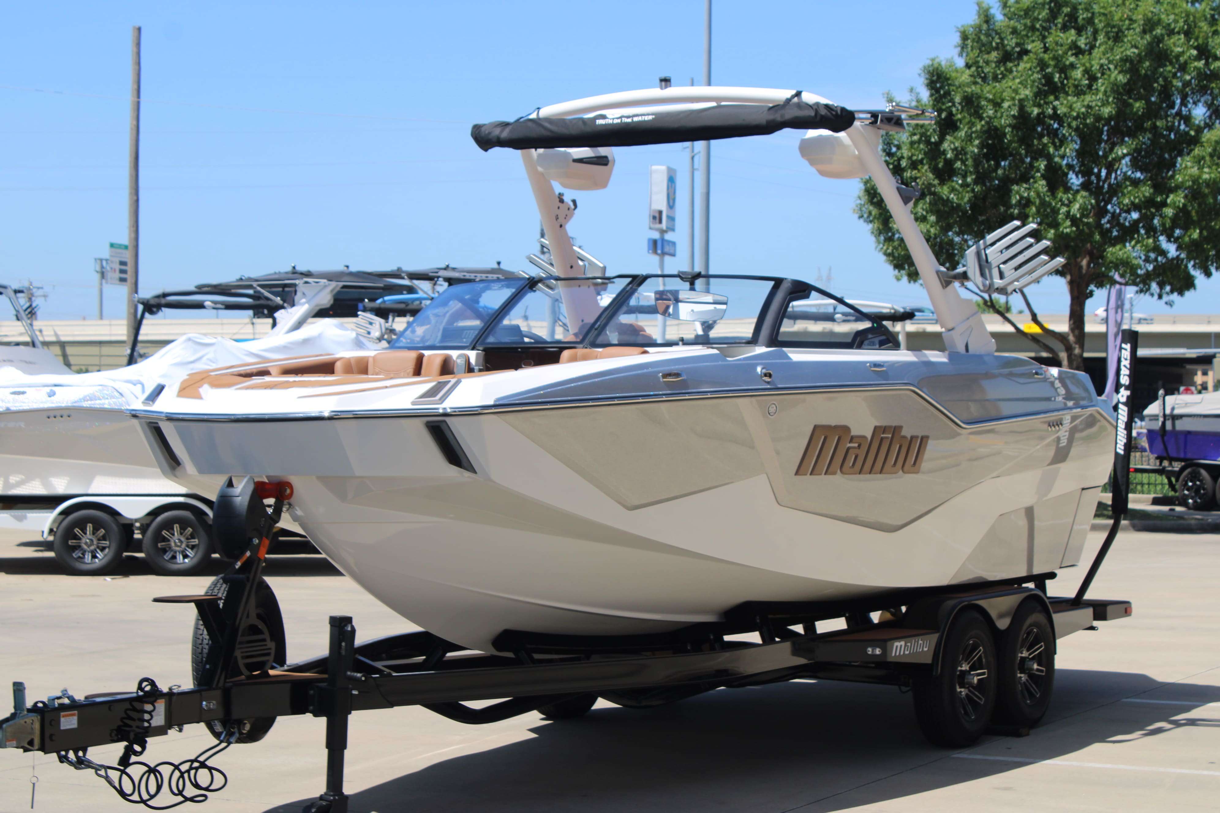 2025 Malibu Boats M230-4