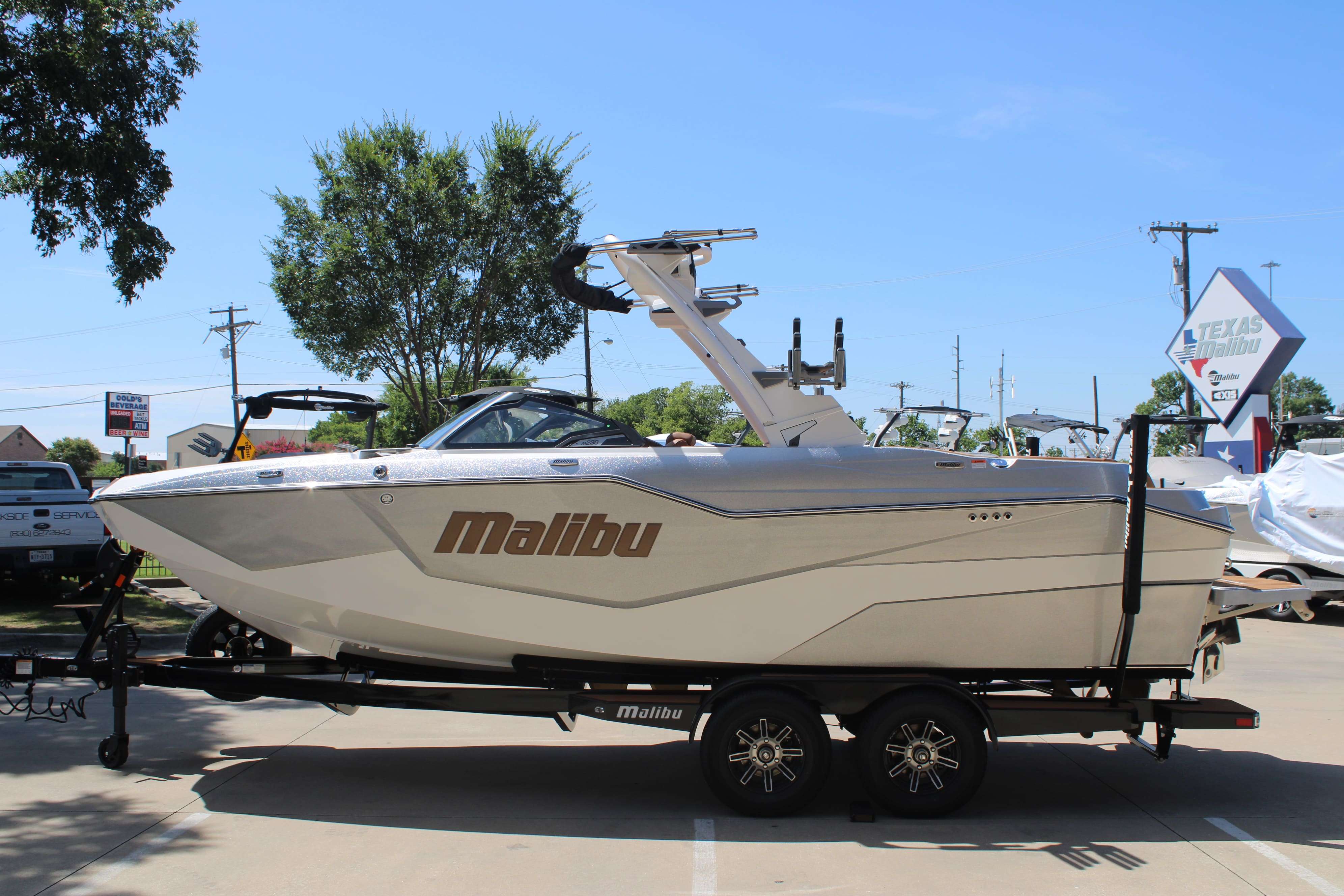 2025 Malibu Boats M230-5