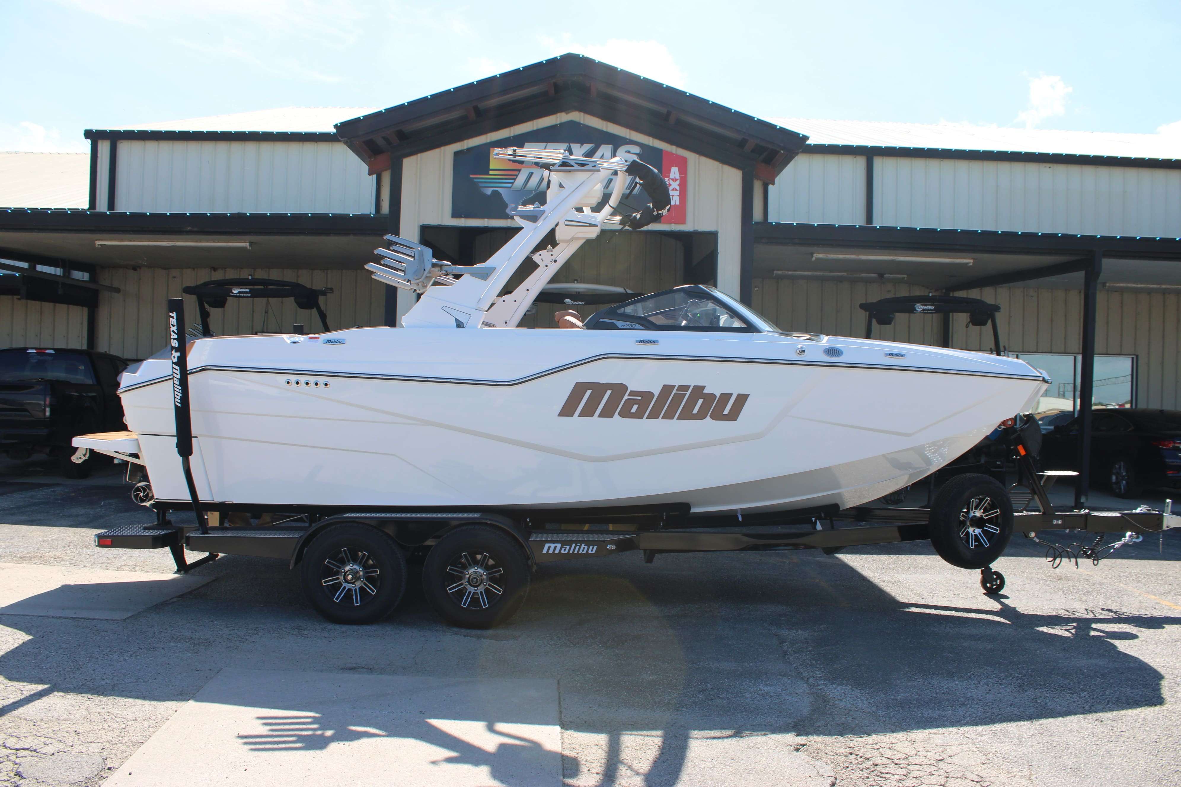 2025 Malibu Boats M230-1