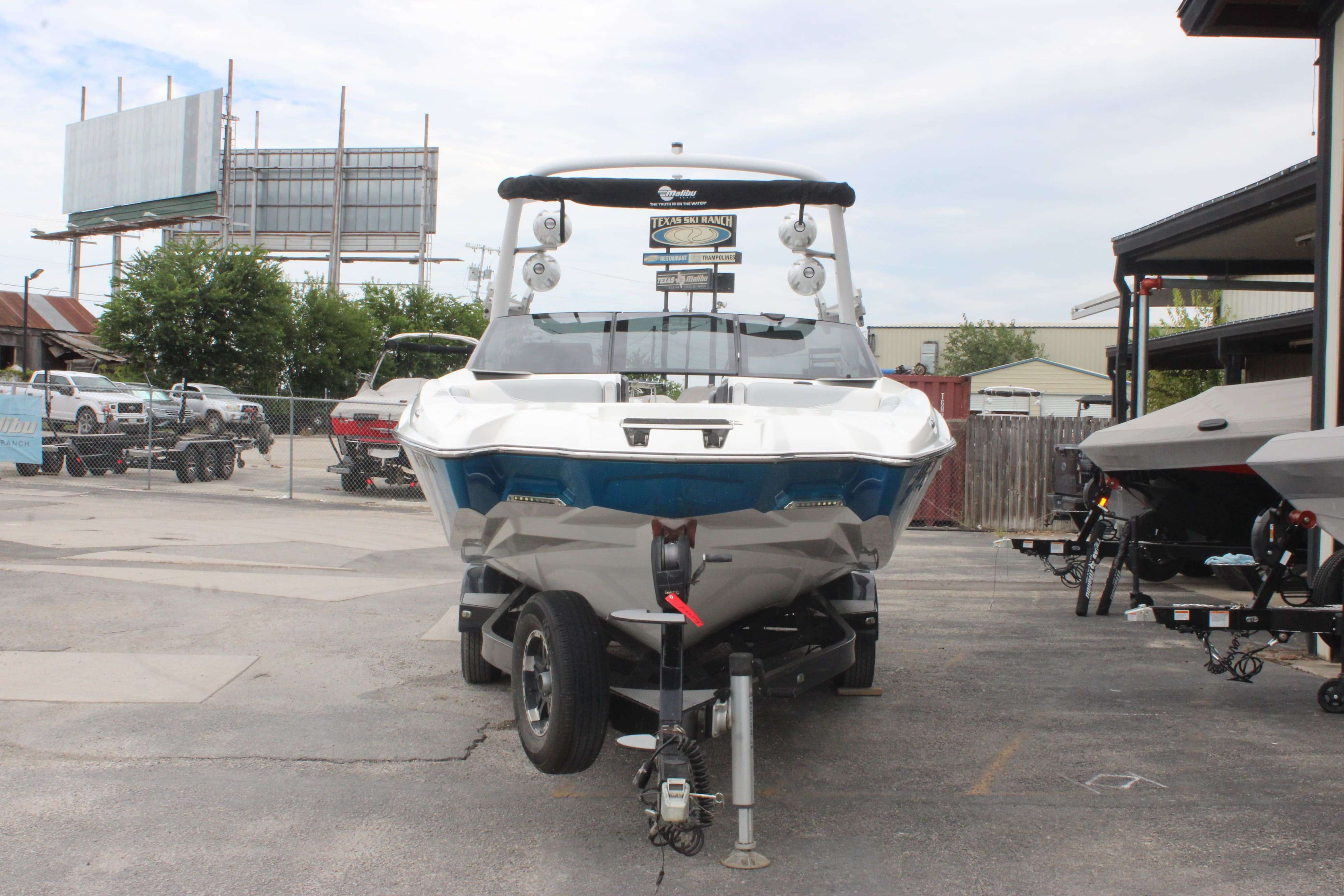2019 Malibu Boats Wakesetter 24 MXZ-3