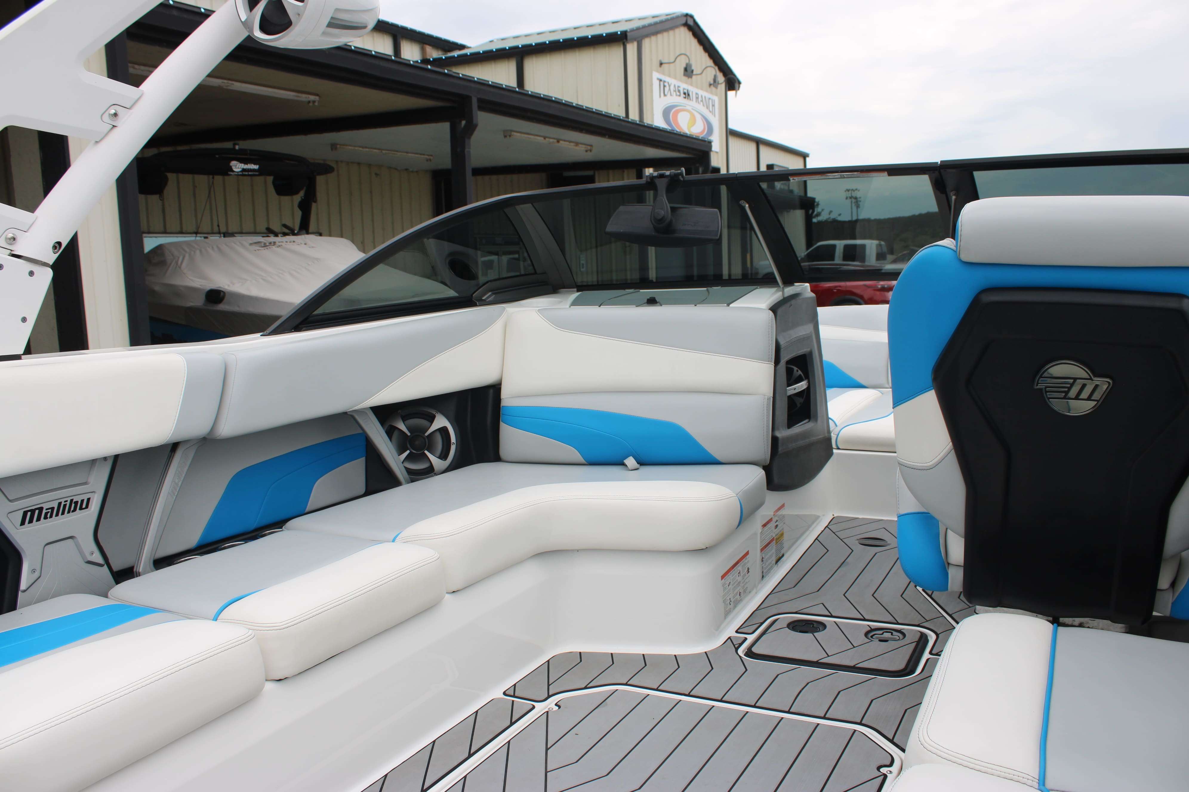 2019 Malibu Boats Wakesetter 24 MXZ-11
