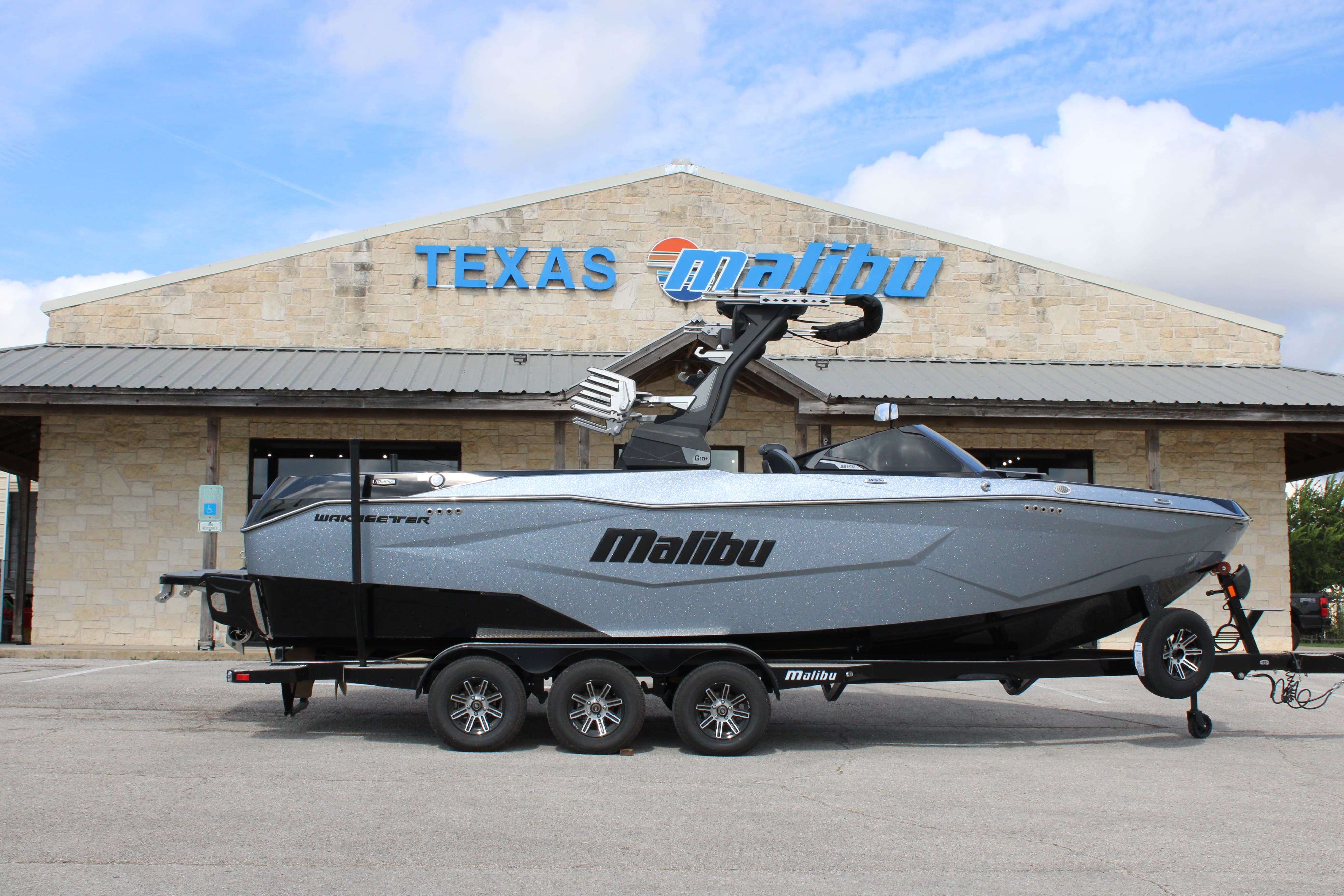 2025 Malibu Boats Wakesetter 25 LSV