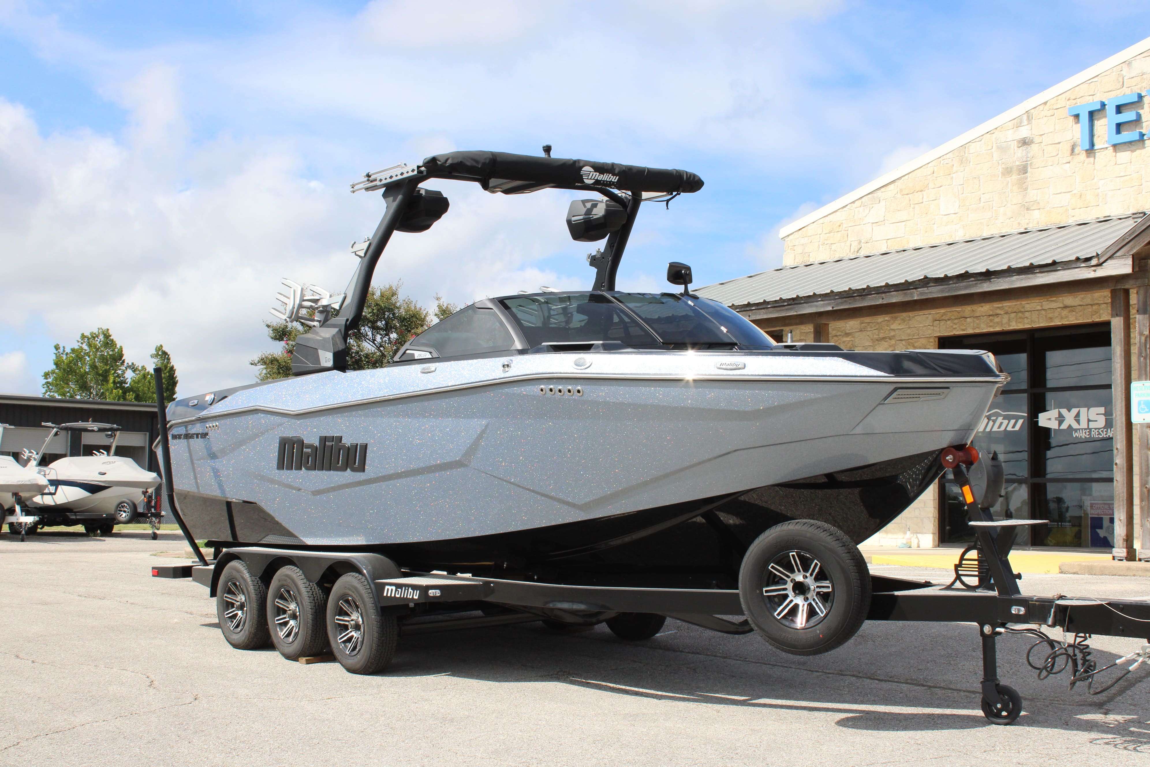 2025 Malibu Boats Wakesetter 25 LSV-2
