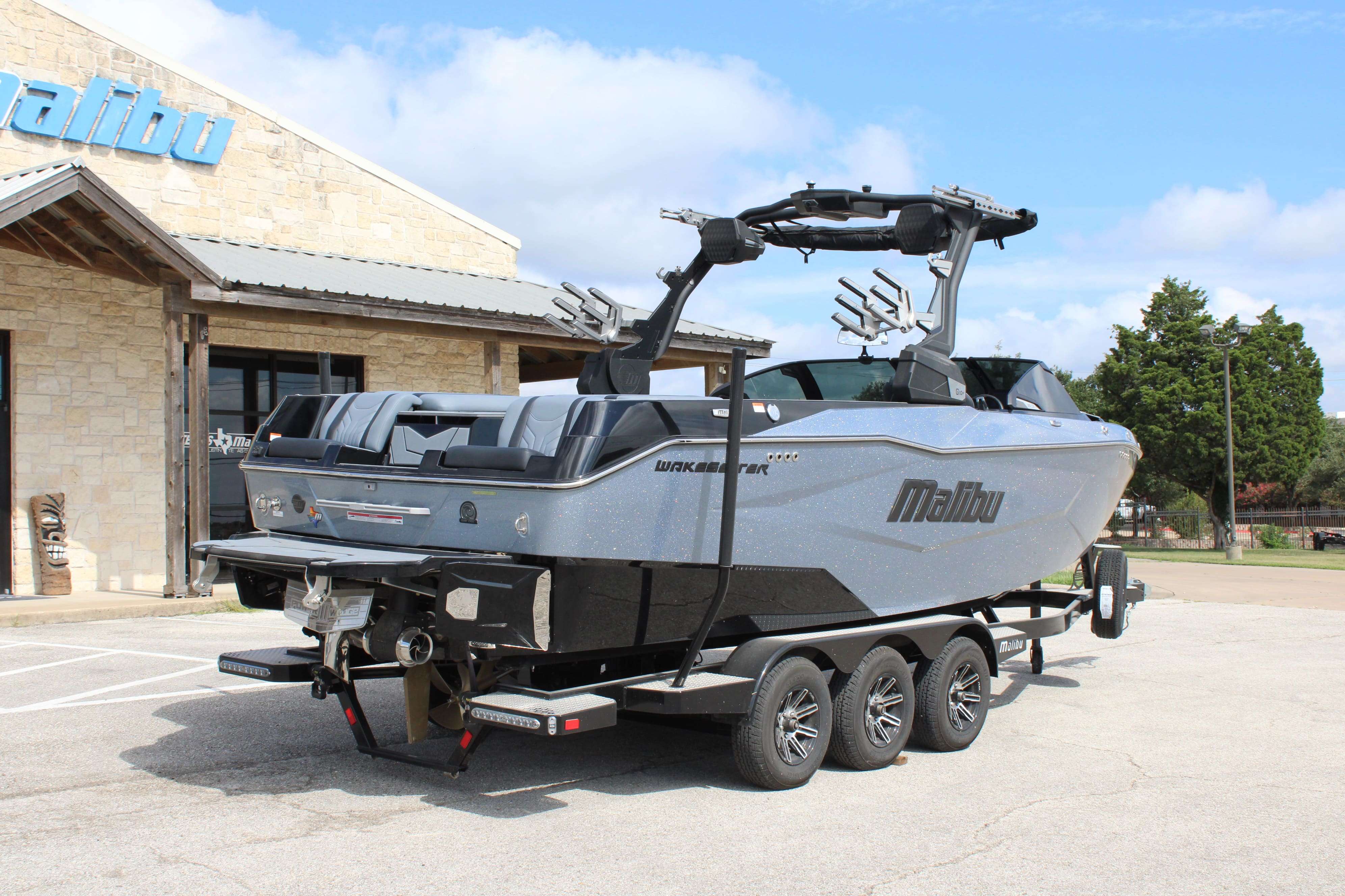2025 Malibu Boats Wakesetter 25 LSV-7