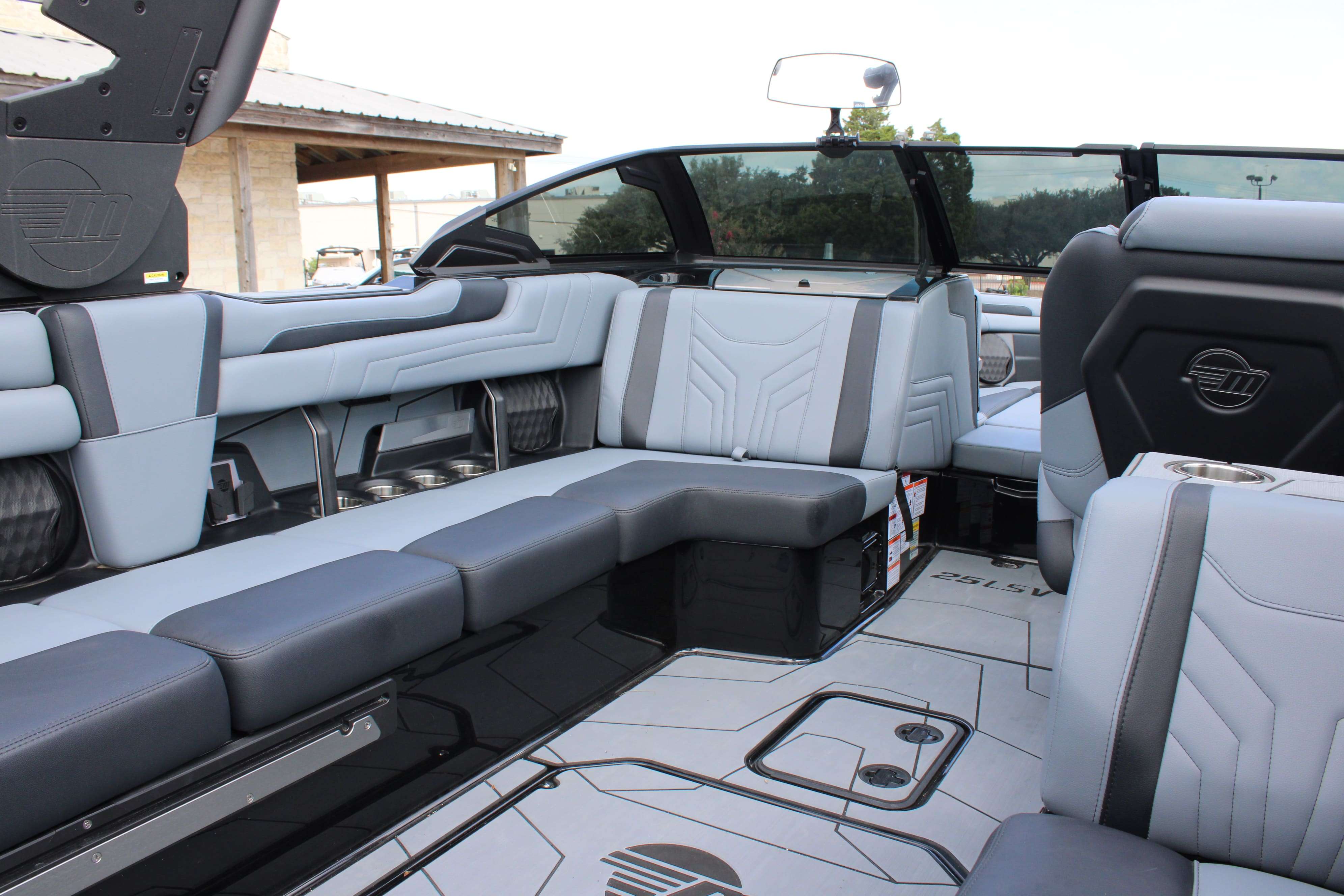 2025 Malibu Boats Wakesetter 25 LSV-12