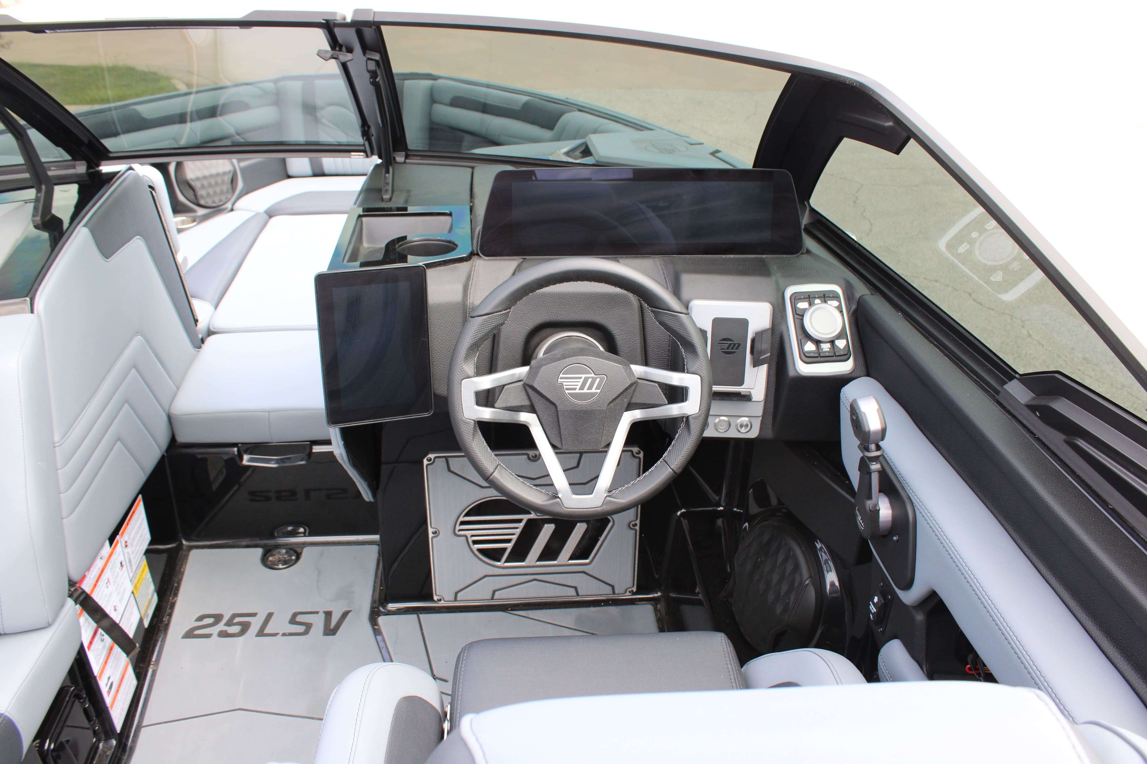 2025 Malibu Boats Wakesetter 25 LSV-16