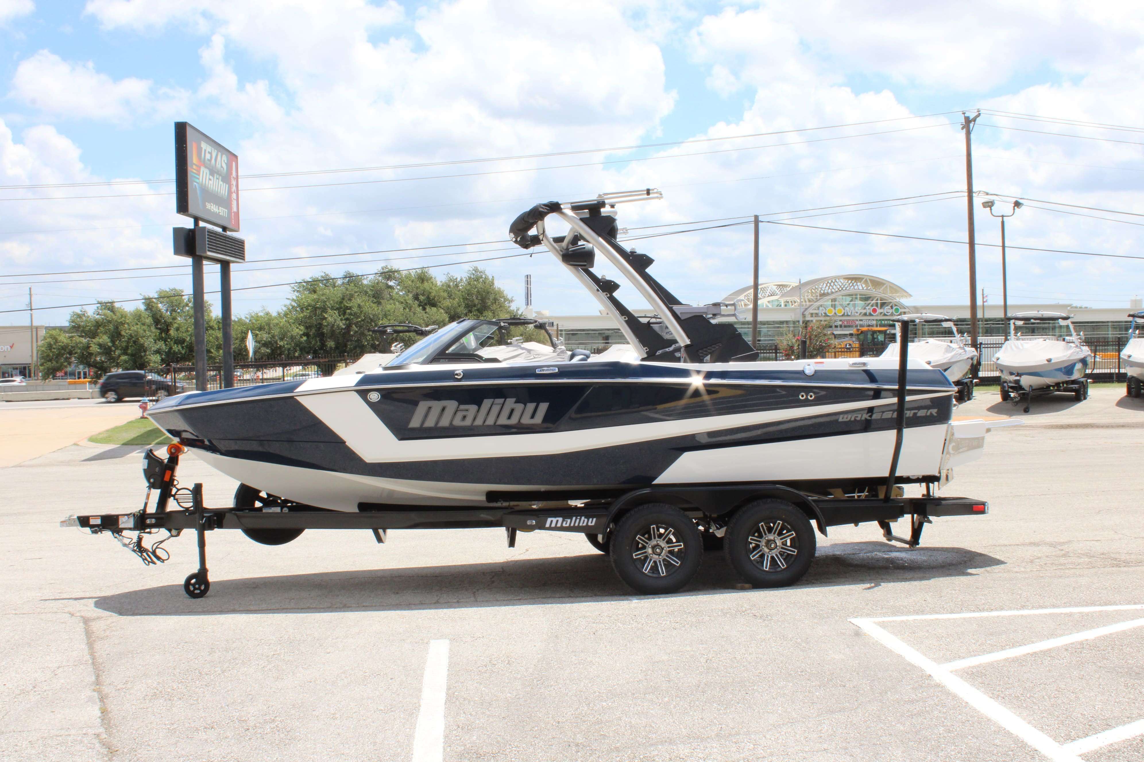 2025 Malibu Boats Wakesetter 21 LX-5