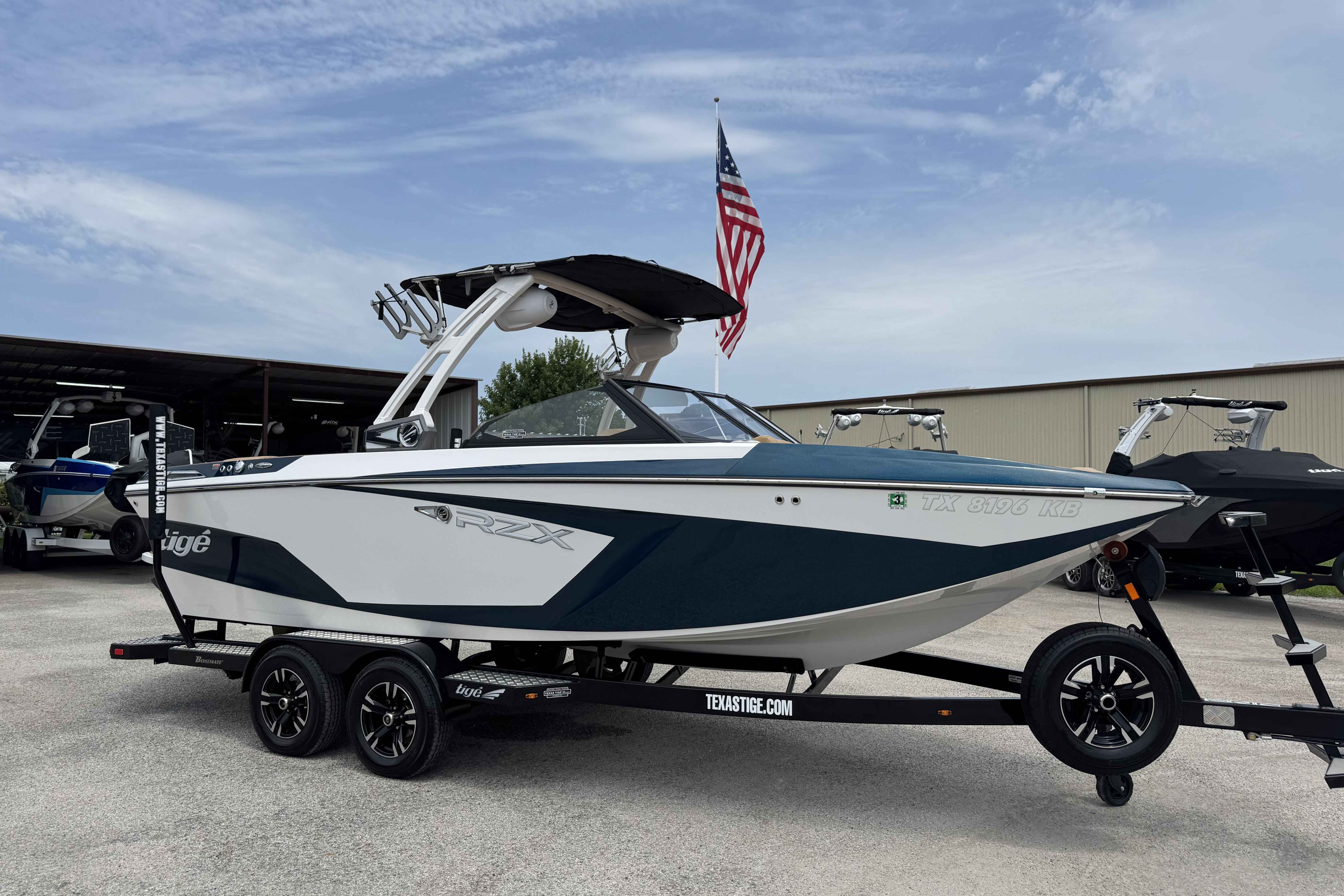 2021 Tige 22RZX0