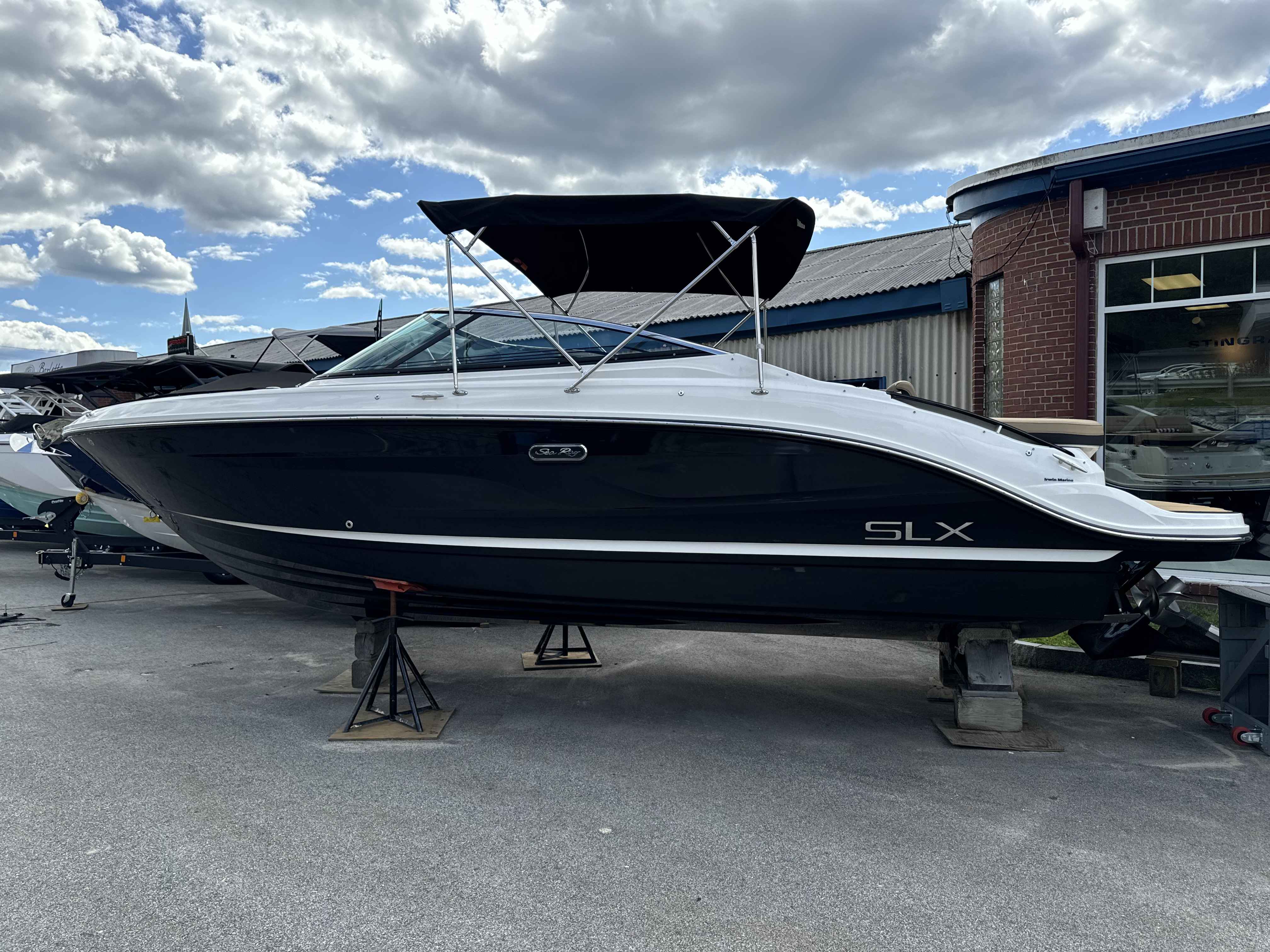2024 SEA RAY 260SLX0