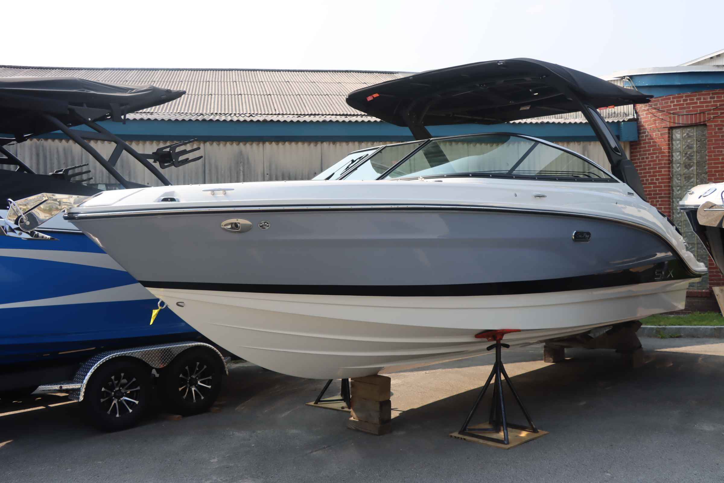 2026 SEA RAY 260SLX0