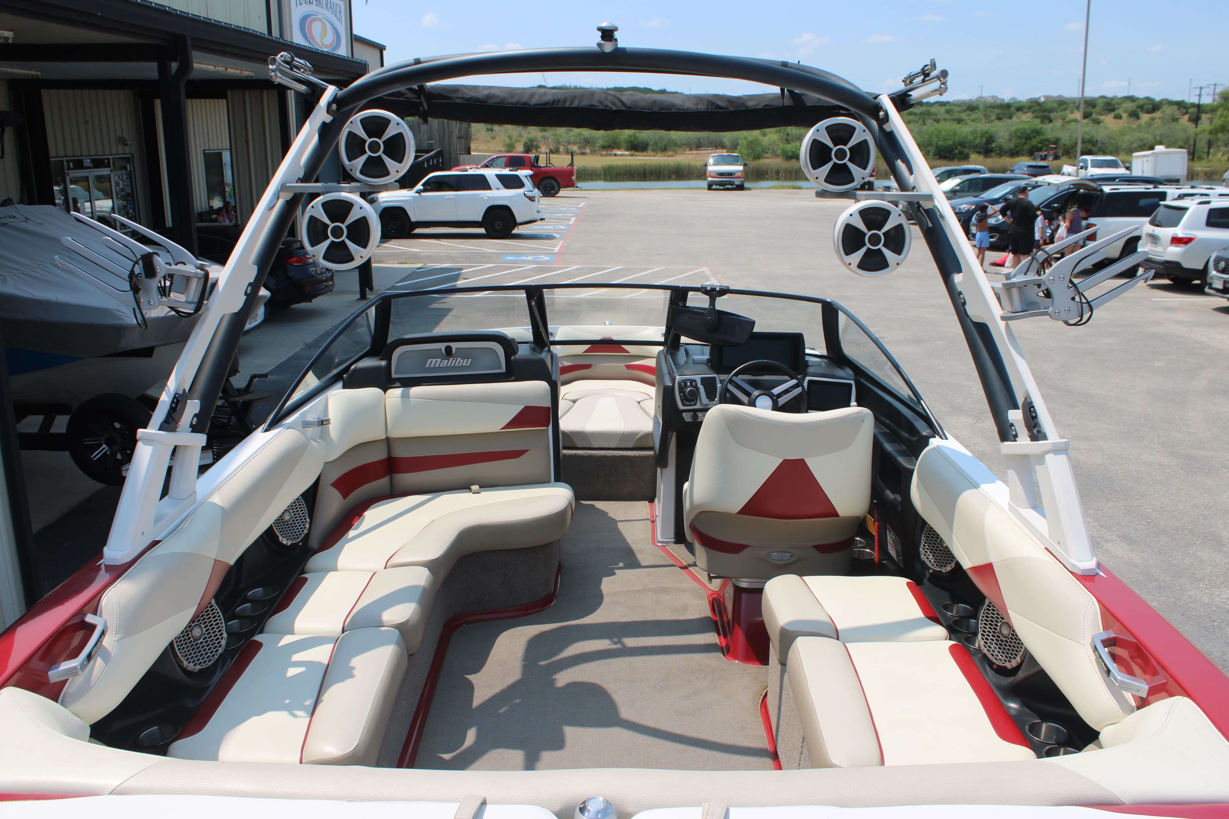 2015 Malibu Boats Wakesetter 23 LSV-11