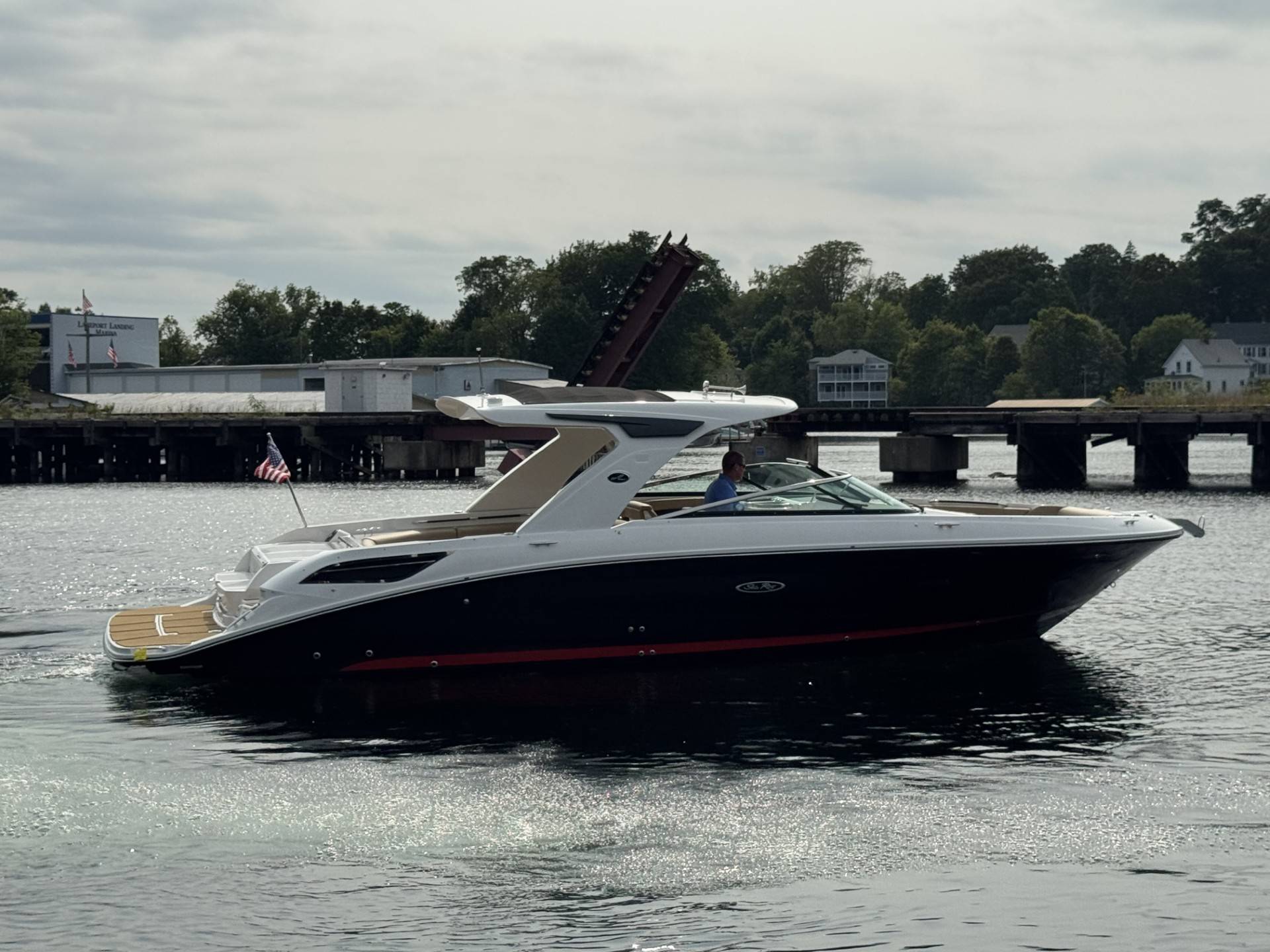 2024 SEA RAY 350SLX0