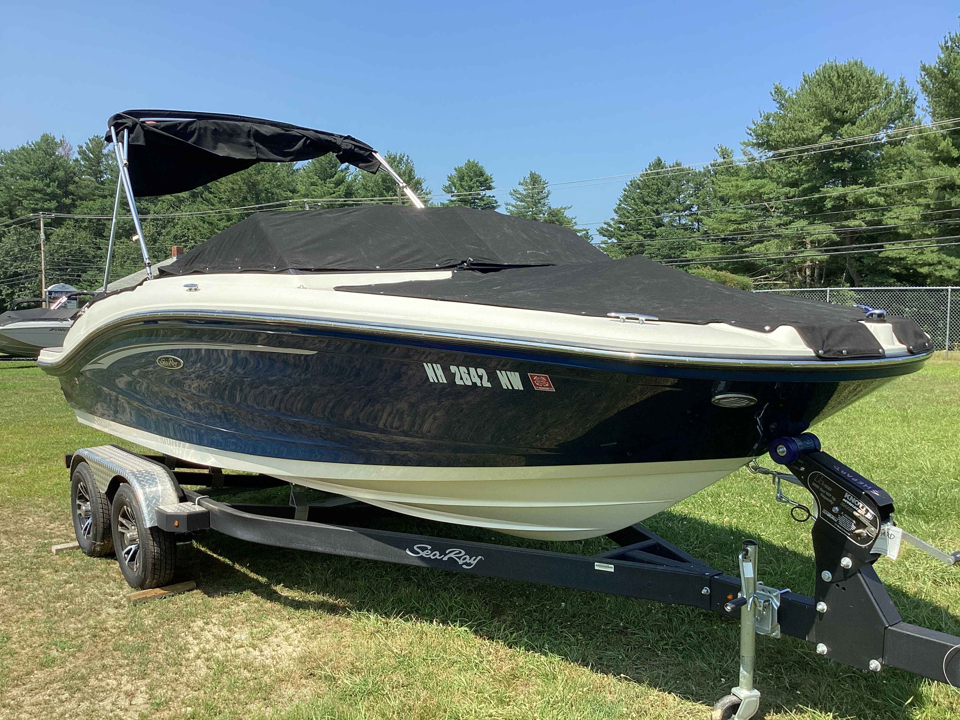 2023 SEA RAY 190SPX0
