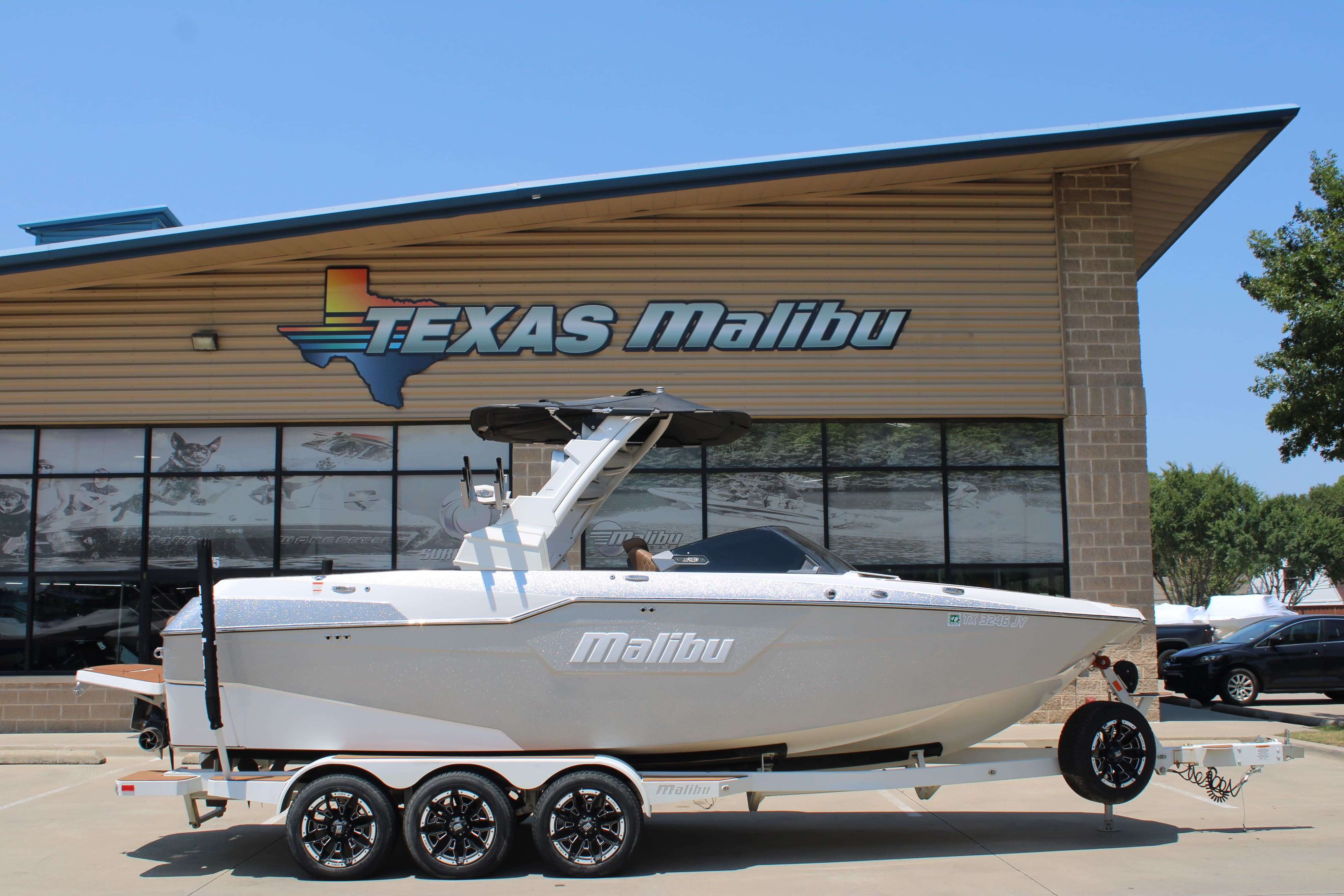 2021 Malibu Boats M240