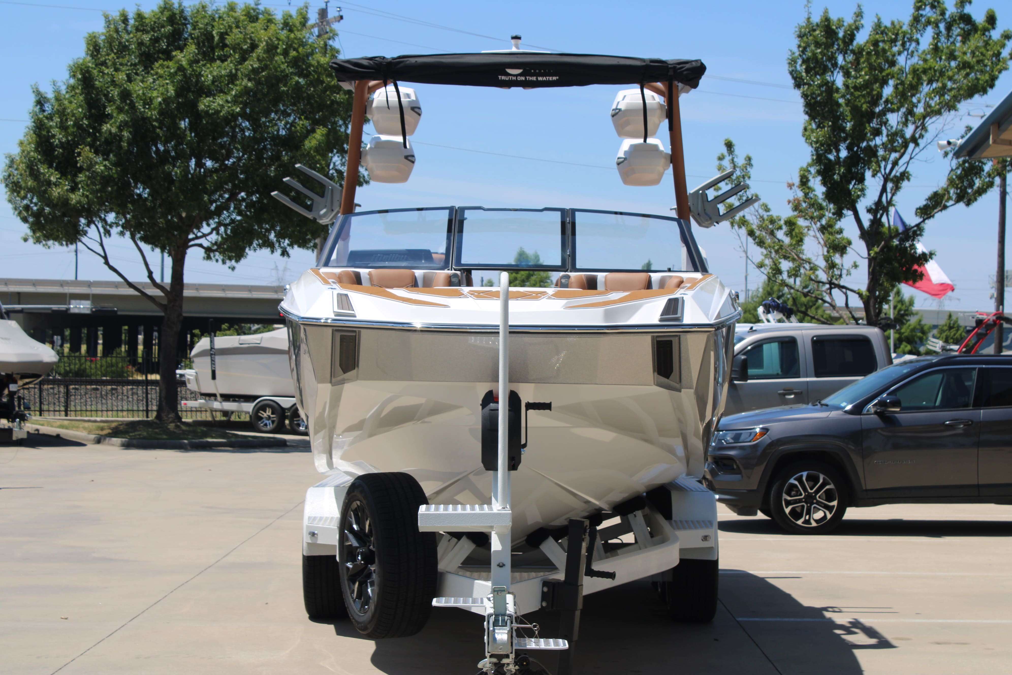 2026 Malibu Boats M242-3
