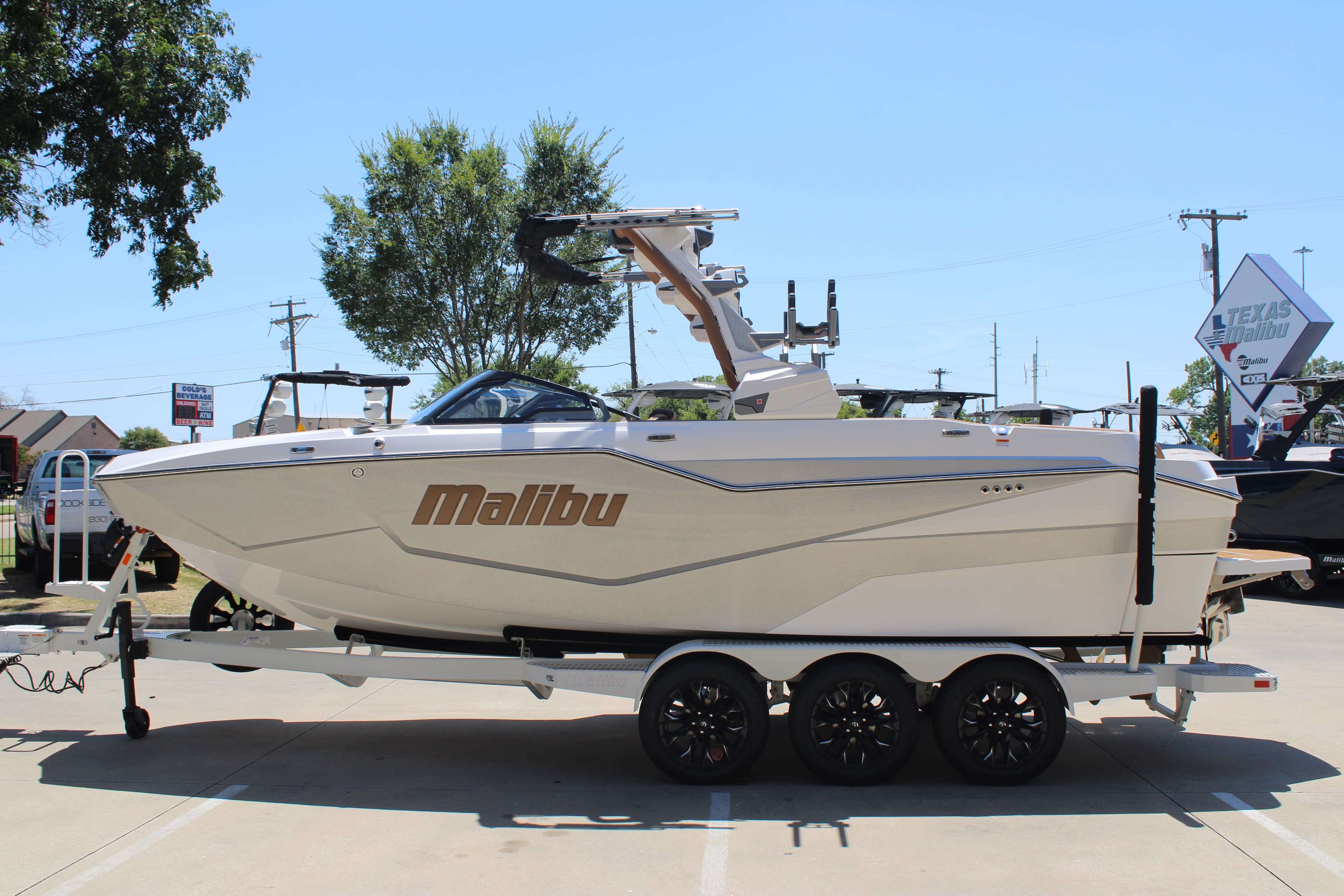 2026 Malibu Boats M242-5