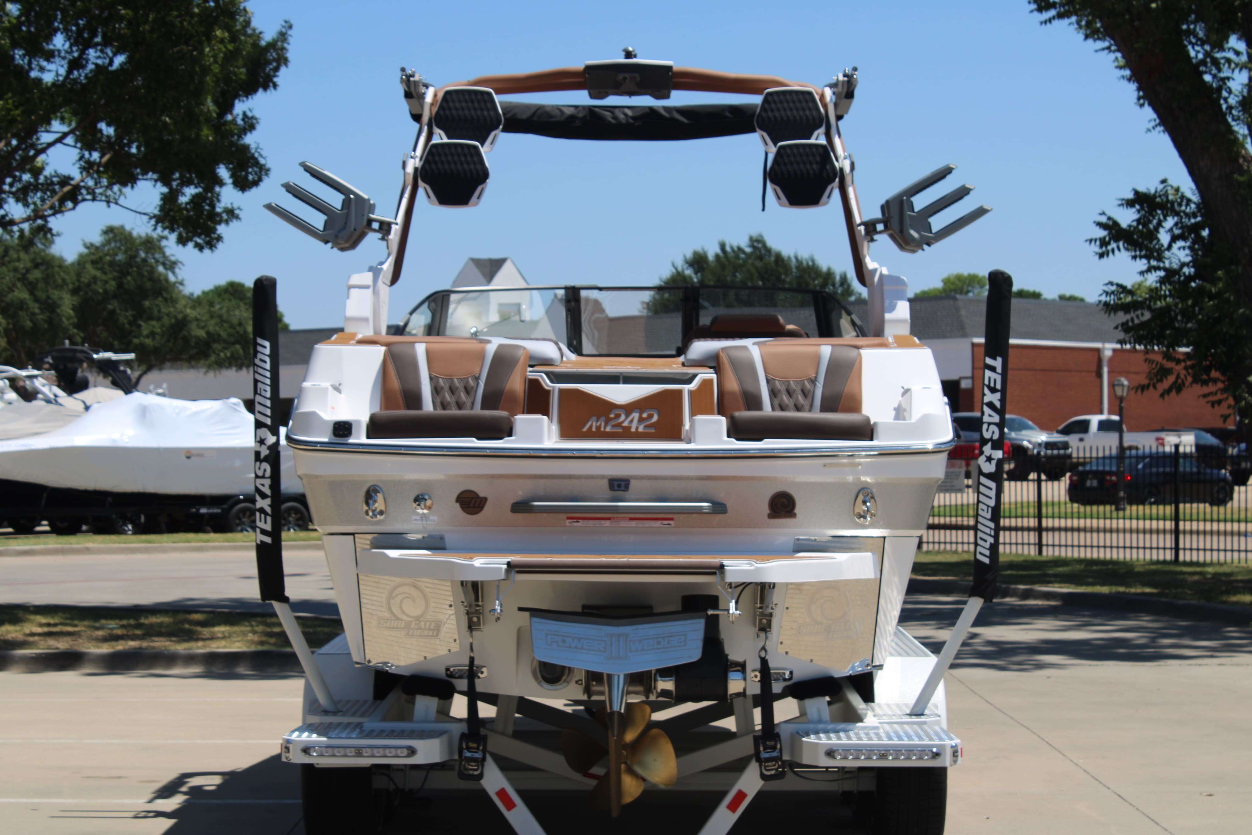 2026 Malibu Boats M242-7