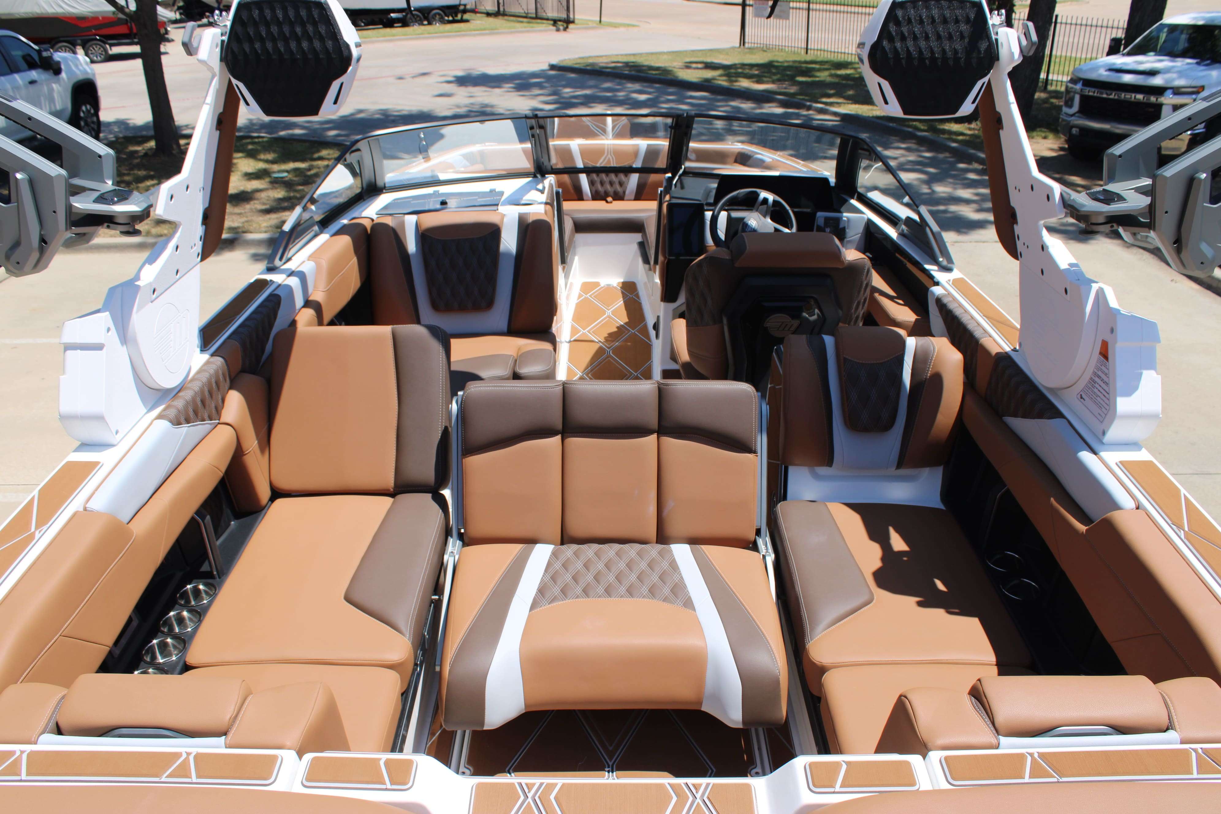 2026 Malibu Boats M242-14