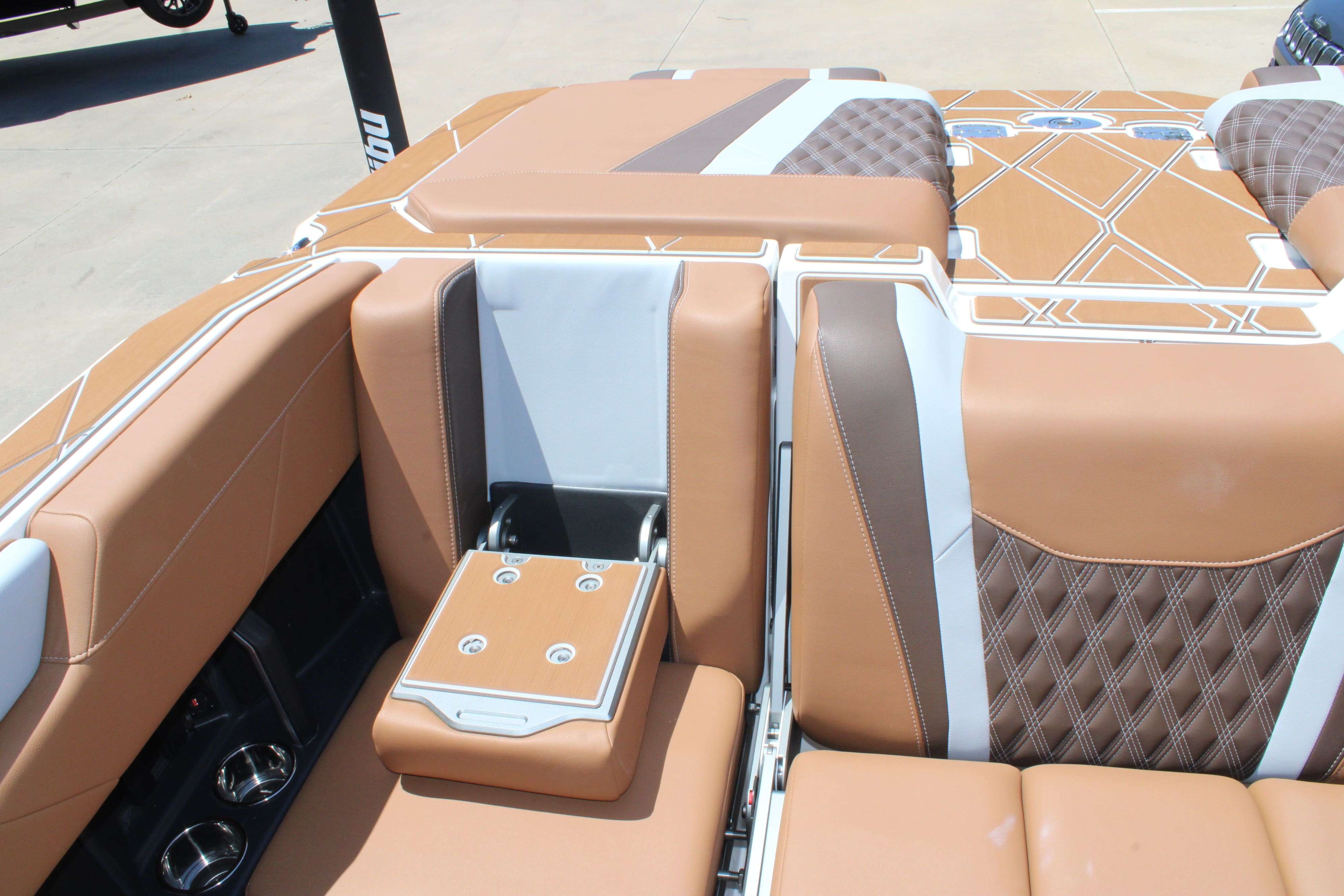 2026 Malibu Boats M242-18