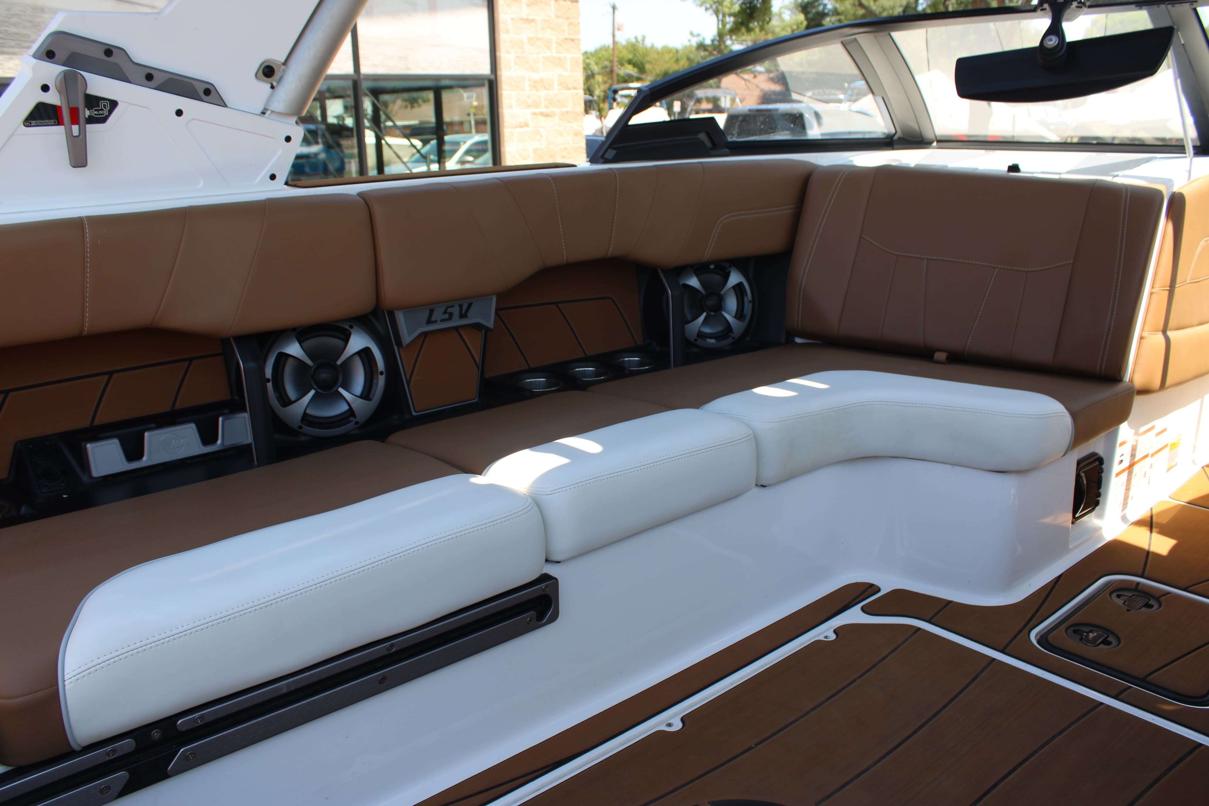 2021 Malibu Boats Wakesetter 23 LSV-18