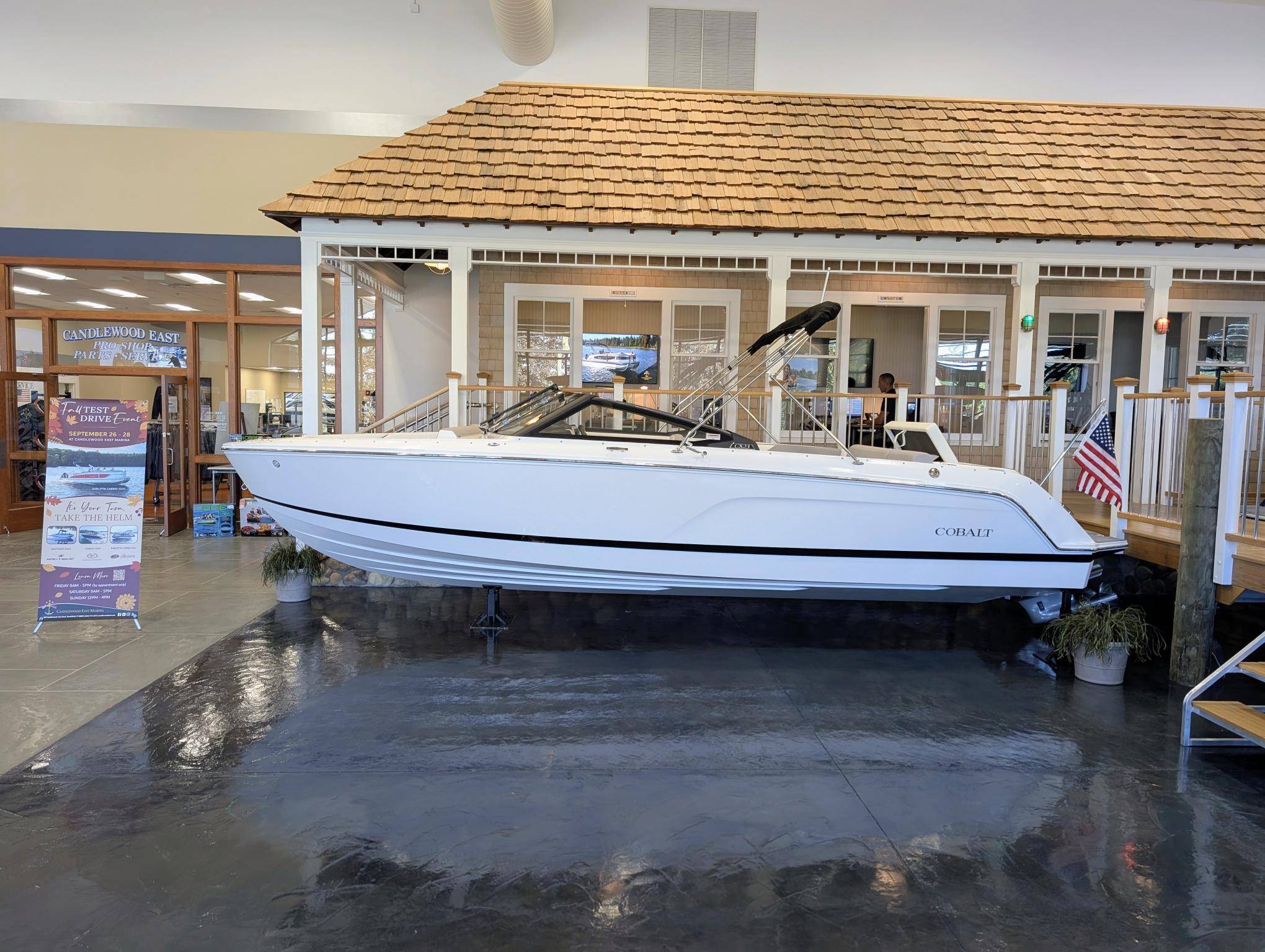 2025 Cobalt CS230 Boat