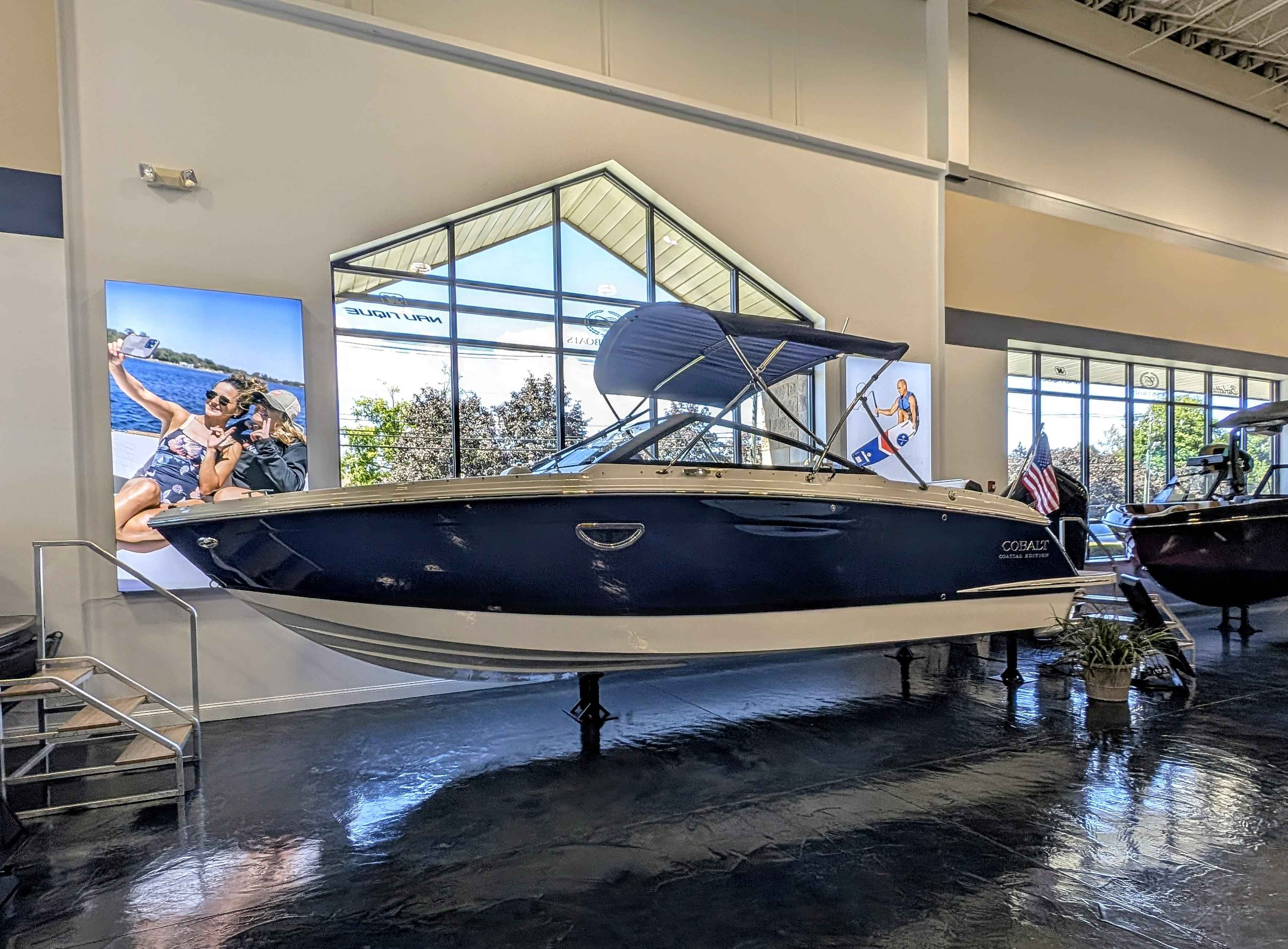 2025 Cobalt R6 Outboard0 Boat