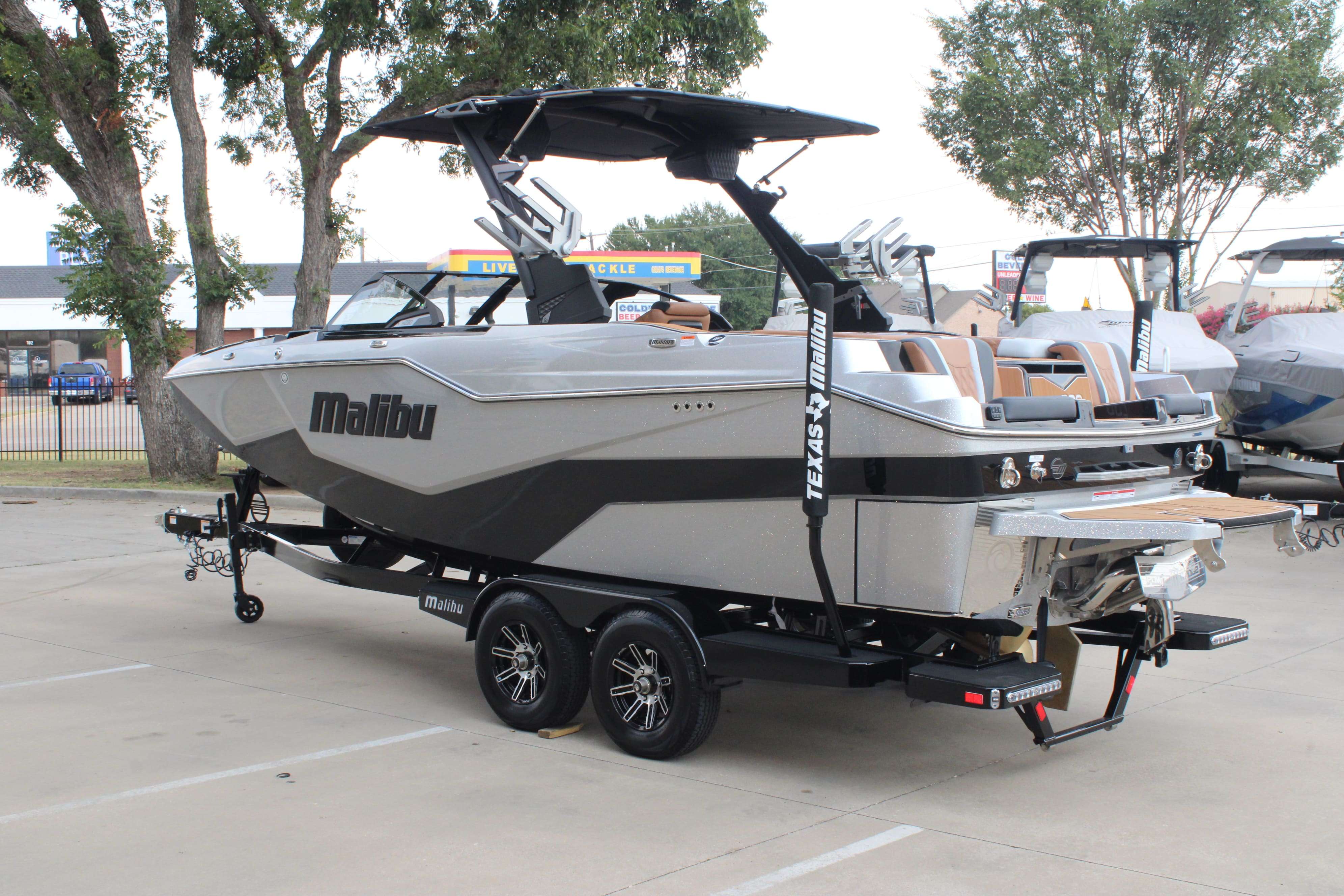 2025 Malibu Boats M230-6