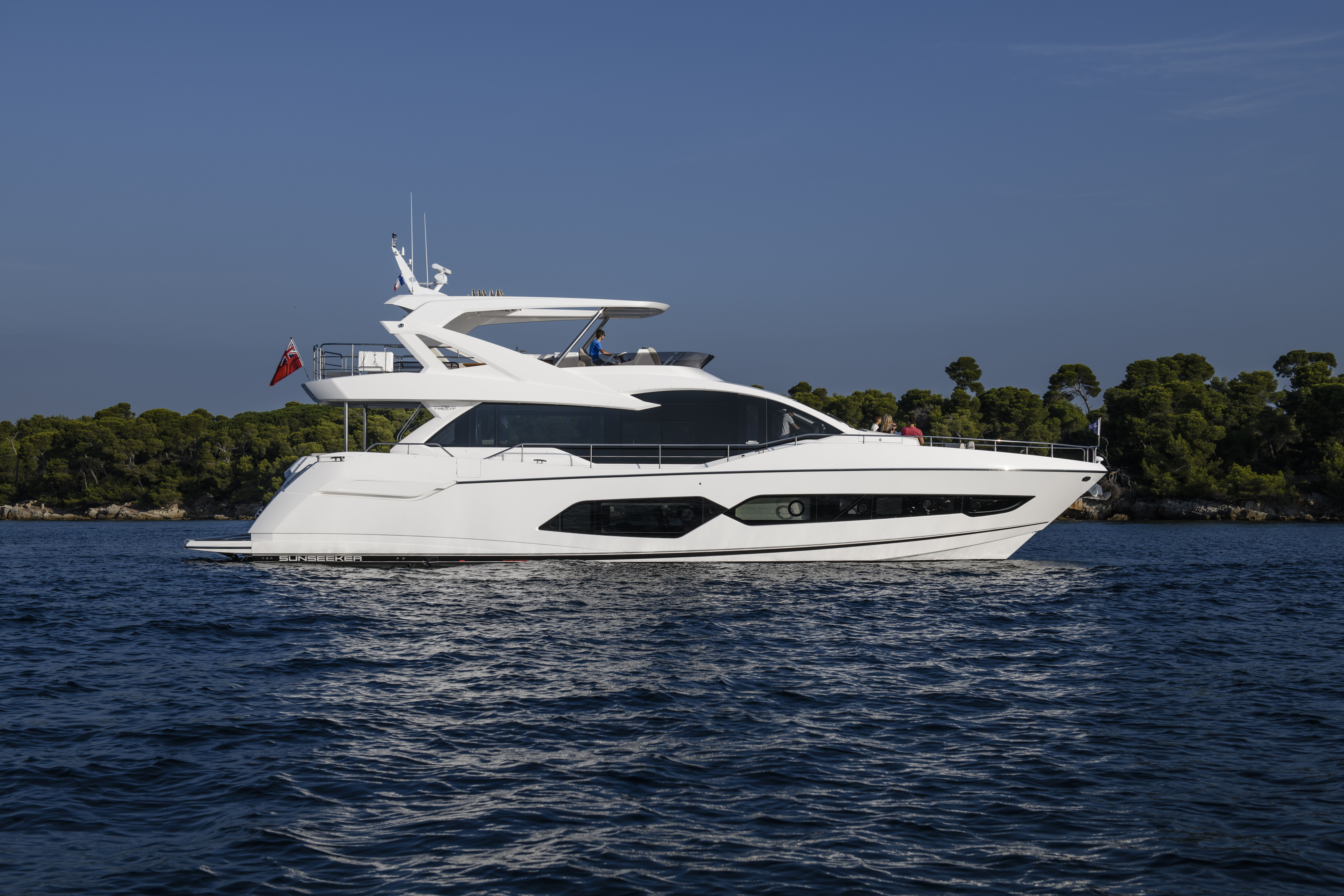 2026 Sunseeker 76 Yacht