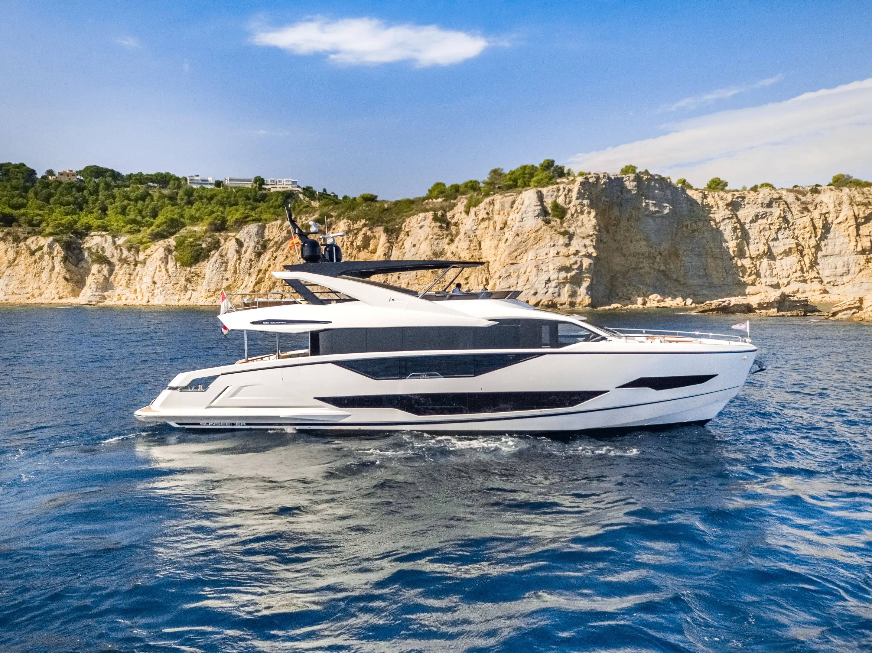 2026 Sunseeker 90 Ocean 