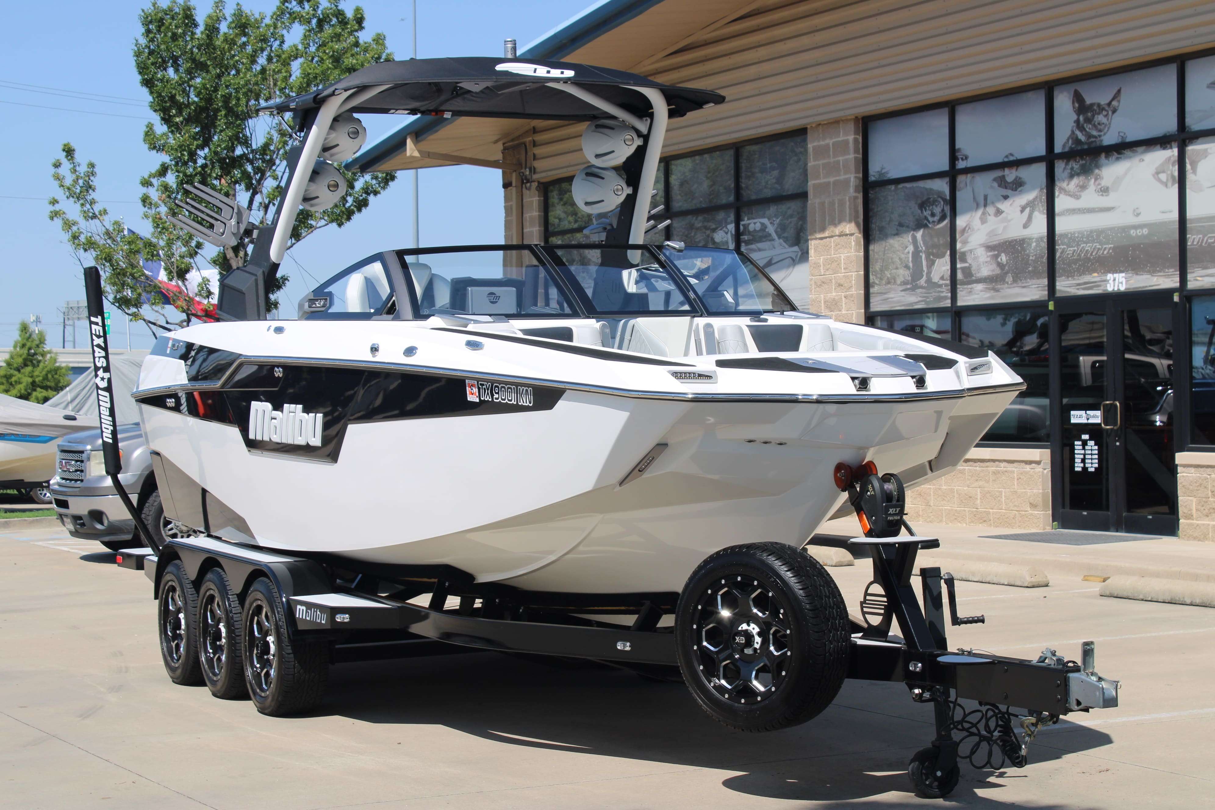 2022 Malibu Boats M240-2