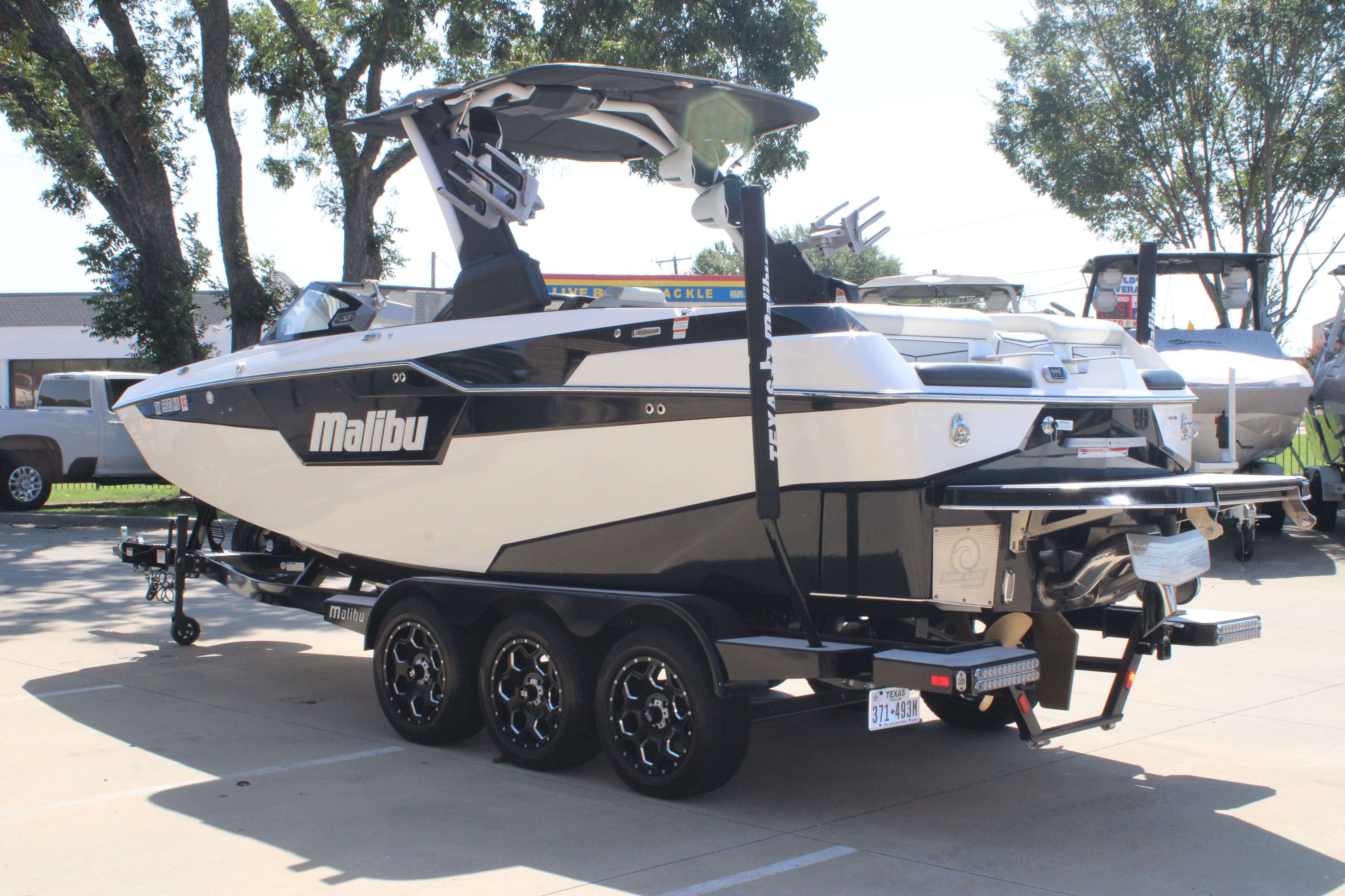2022 Malibu Boats M240-6
