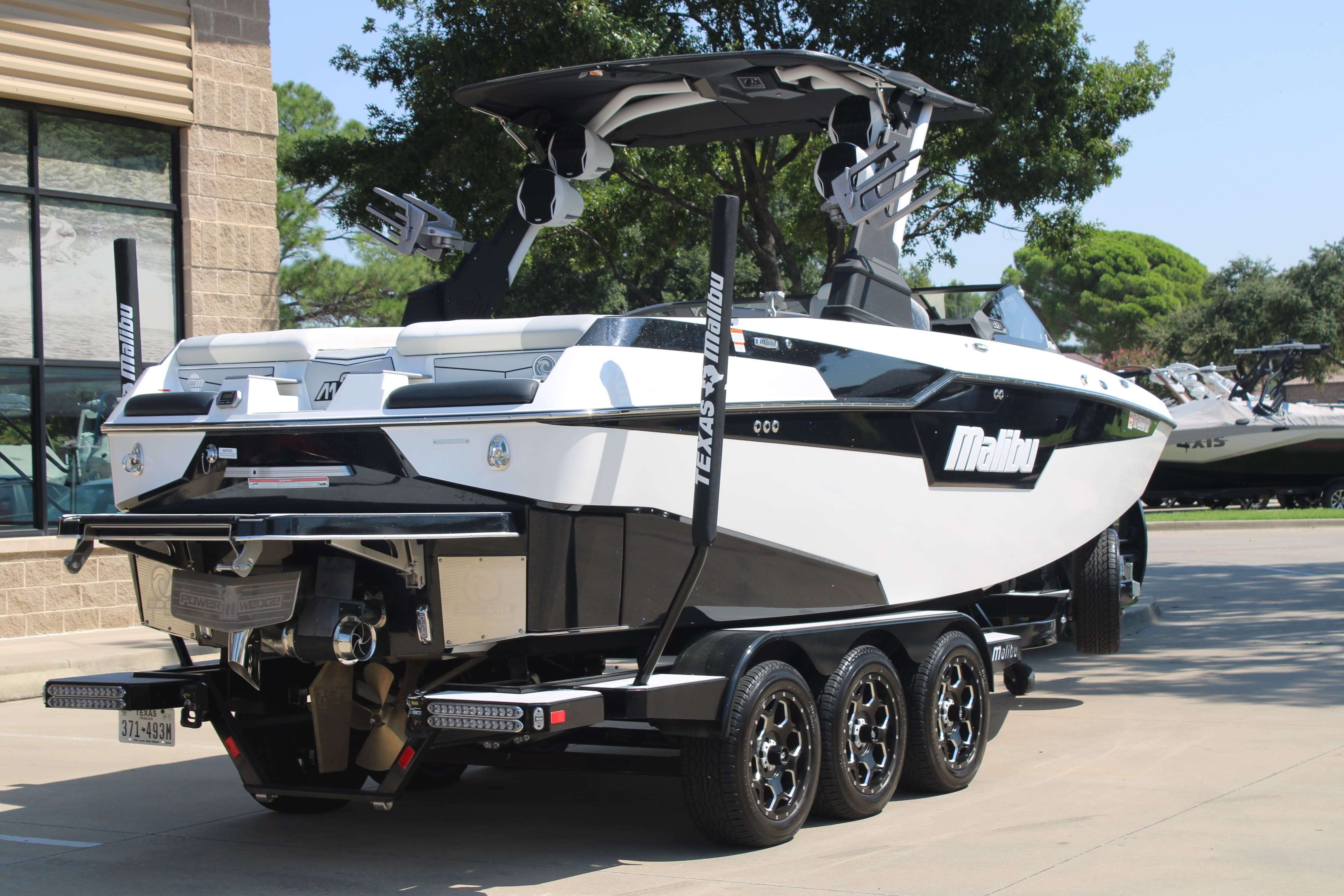 2022 Malibu Boats M240-8