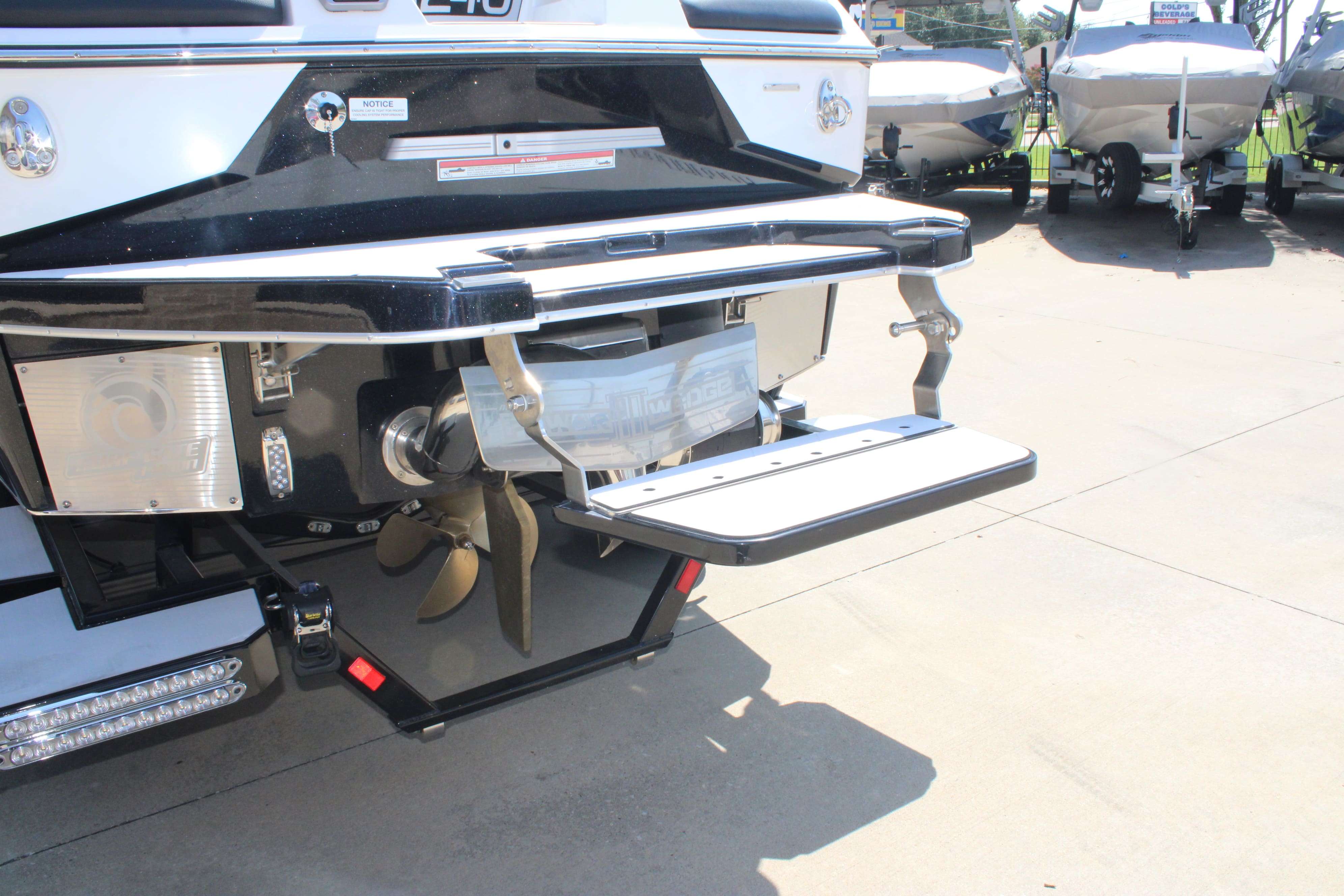 2022 Malibu Boats M240-9