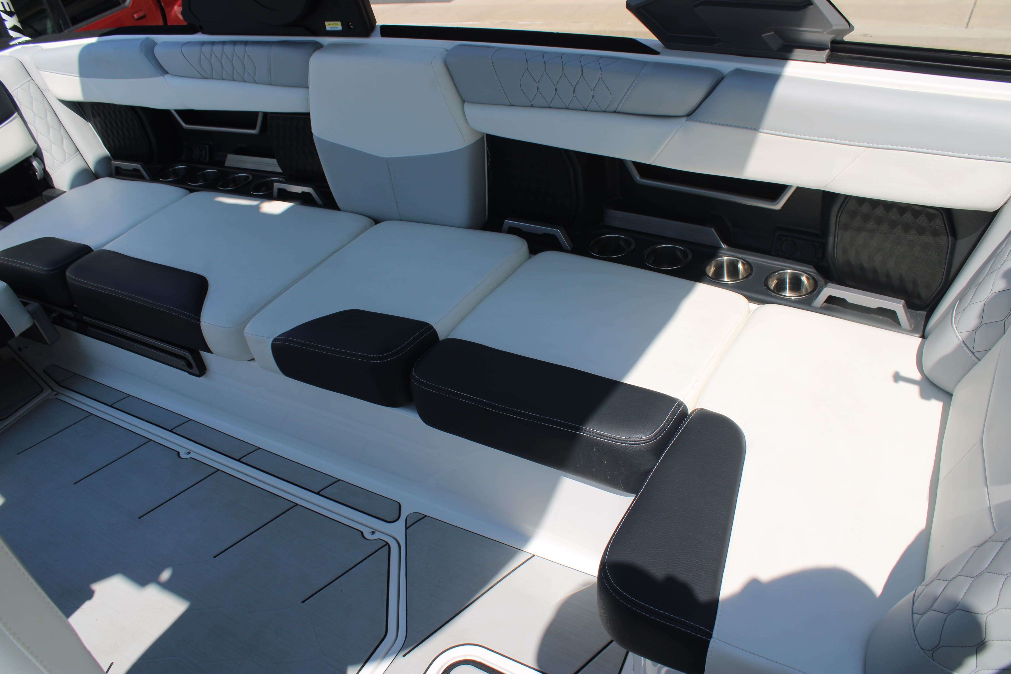 2022 Malibu Boats M240-14