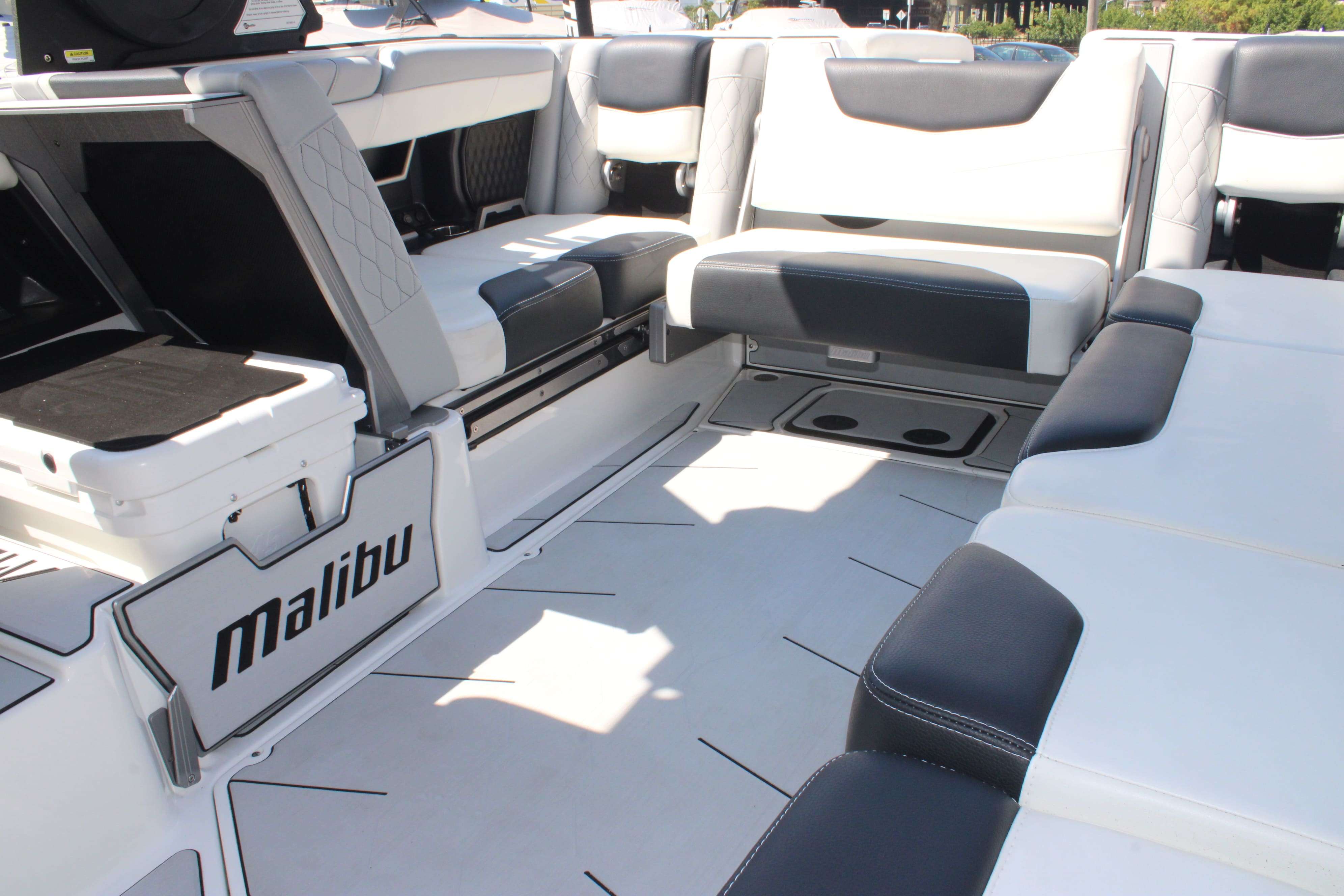 2022 Malibu Boats M240-15
