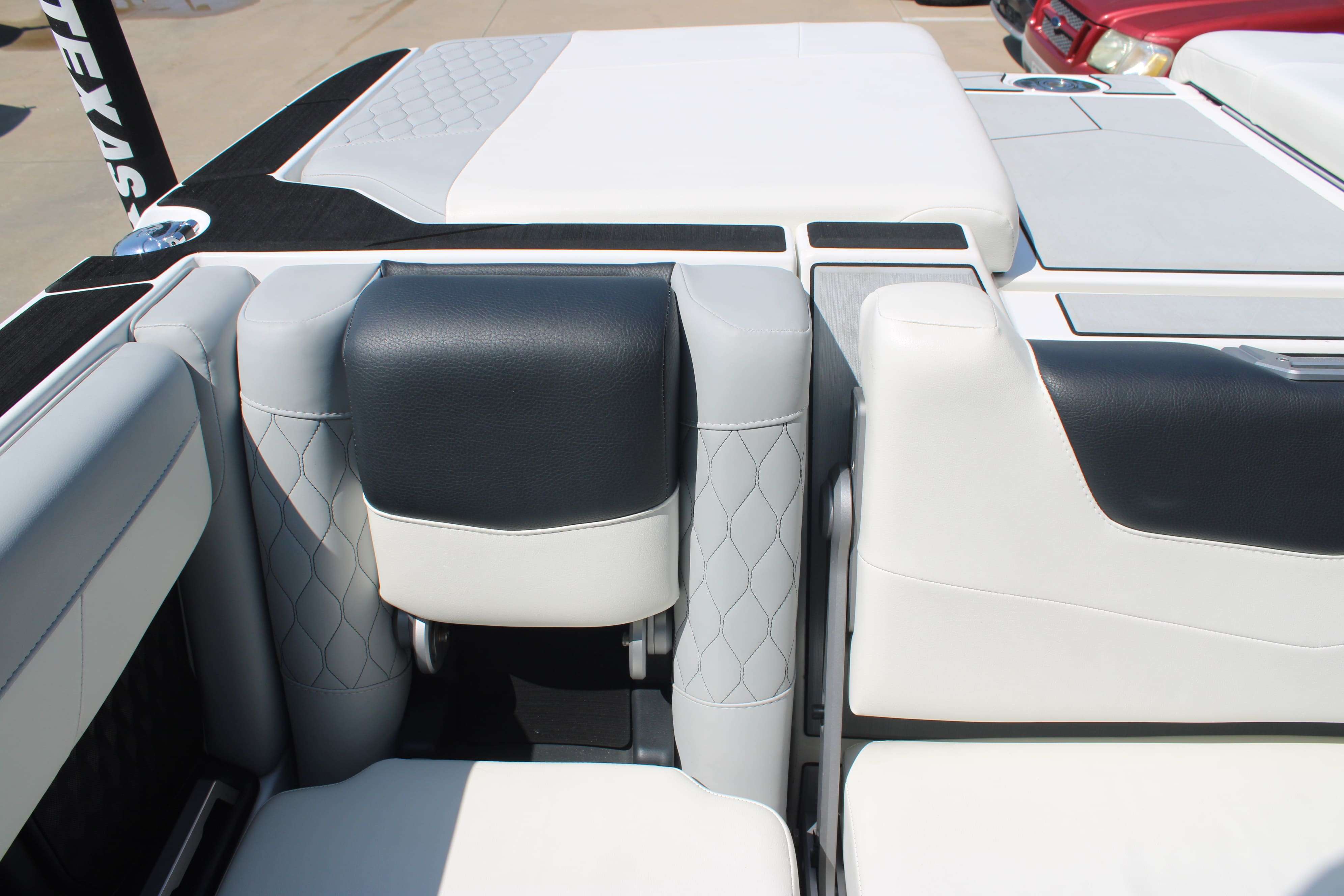 2022 Malibu Boats M240-16
