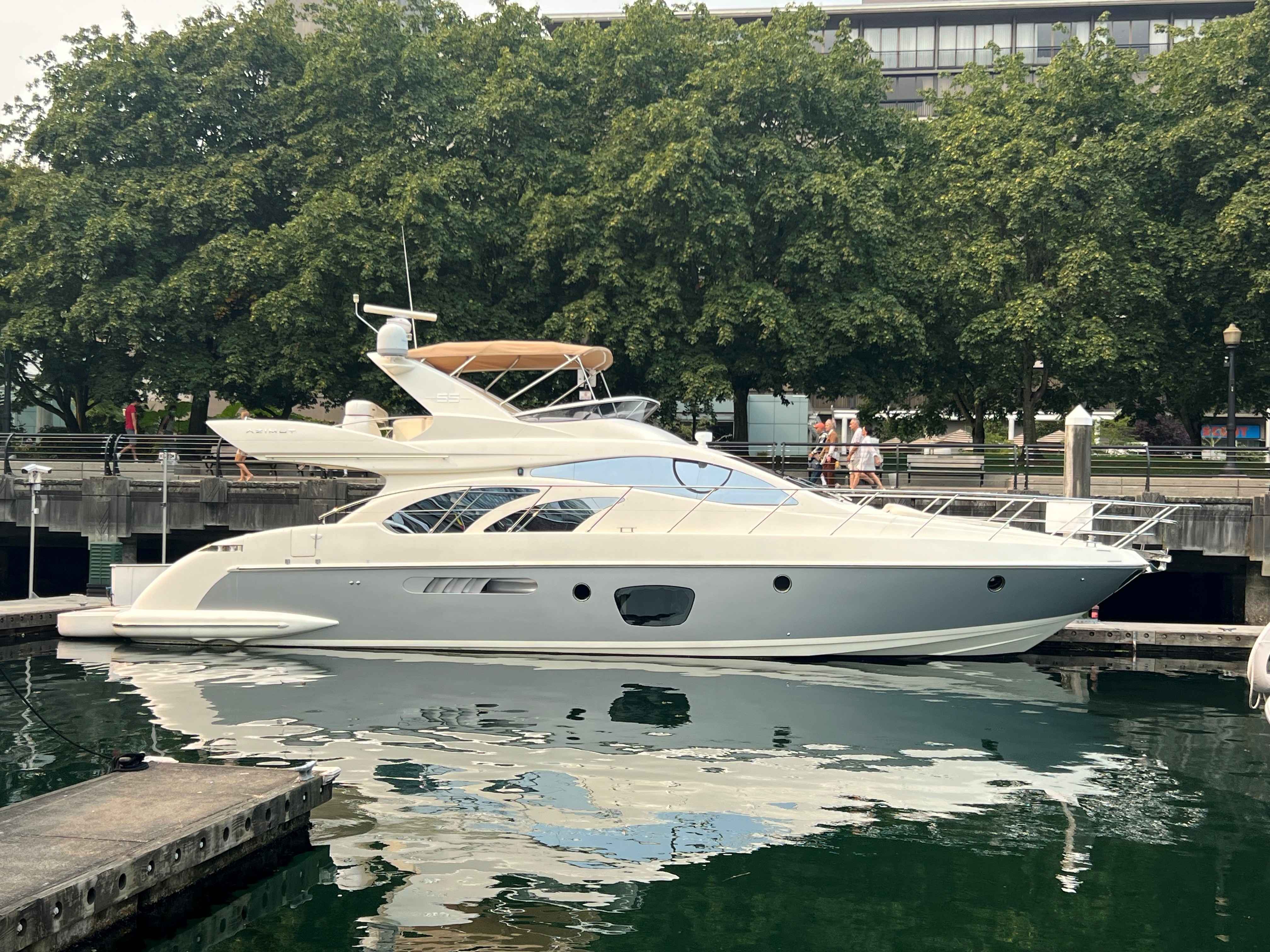 2011 Azimut 55E