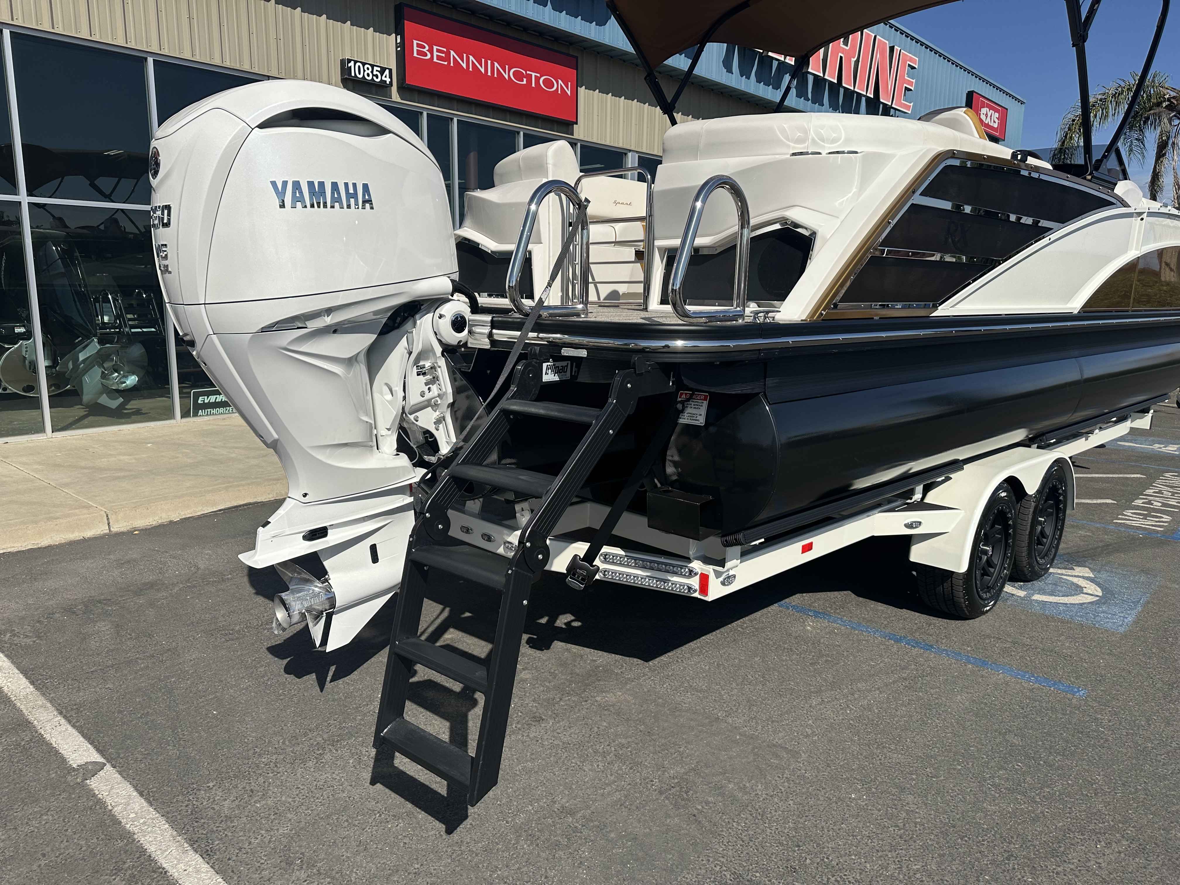 2025 Bennington 25 RXFB-6