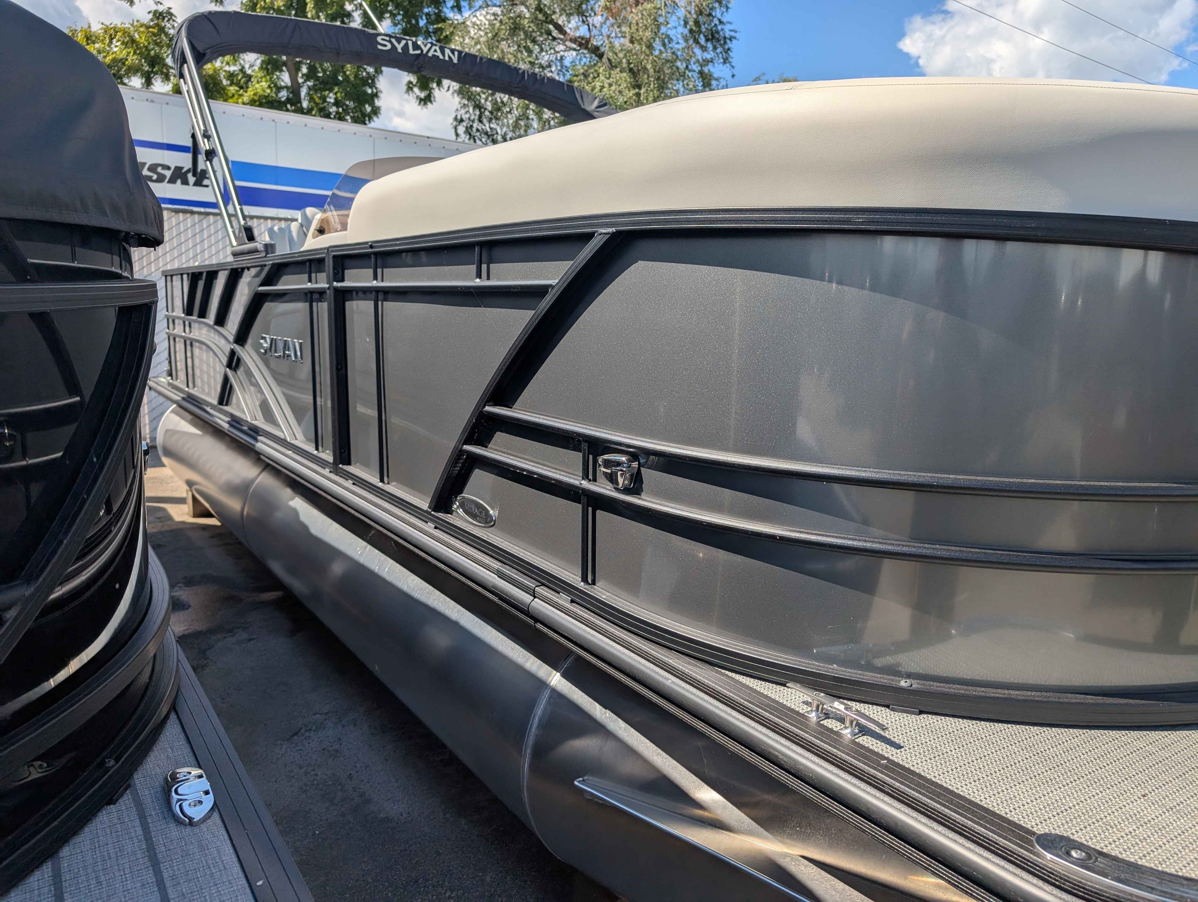 boat-carouselImage-image