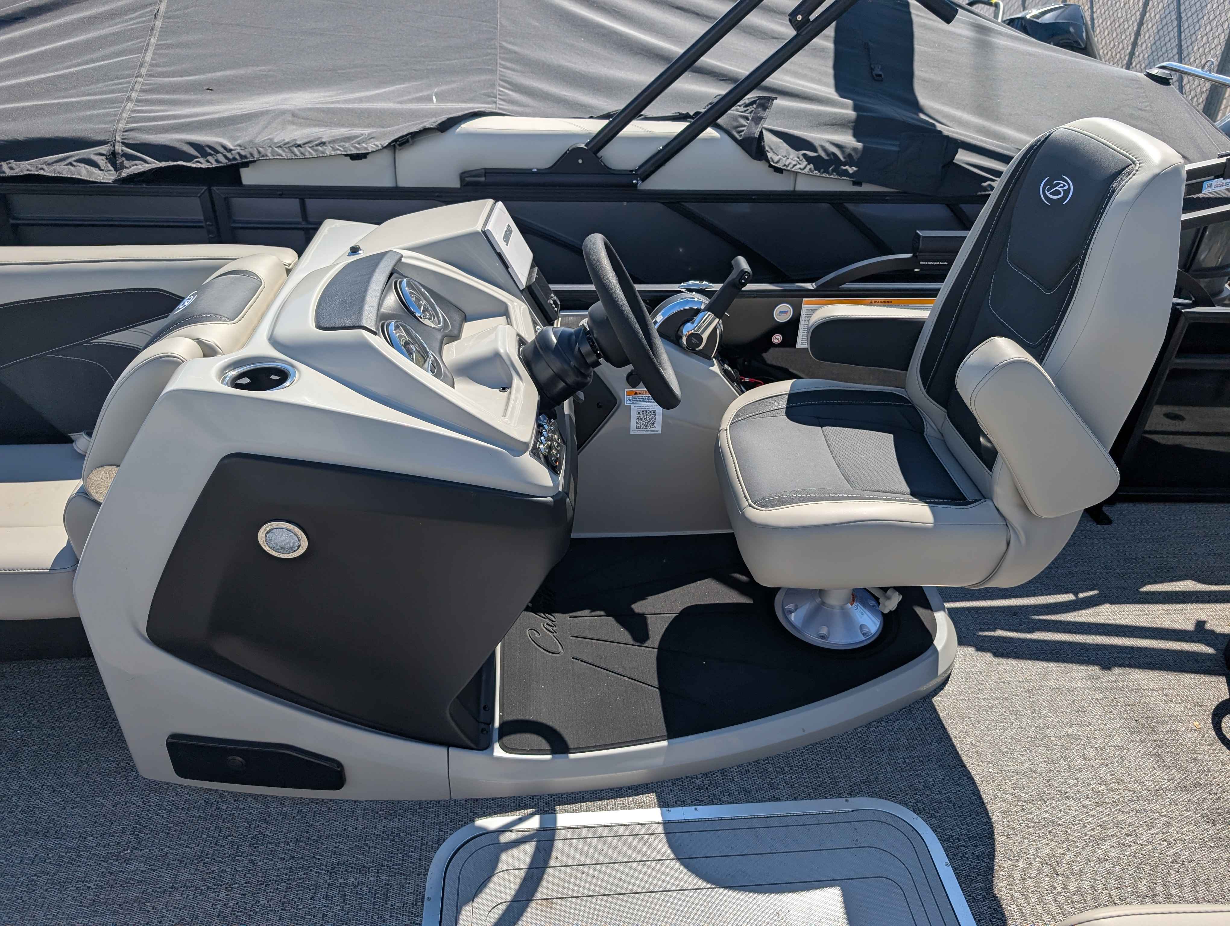 boat-carouselImage-image