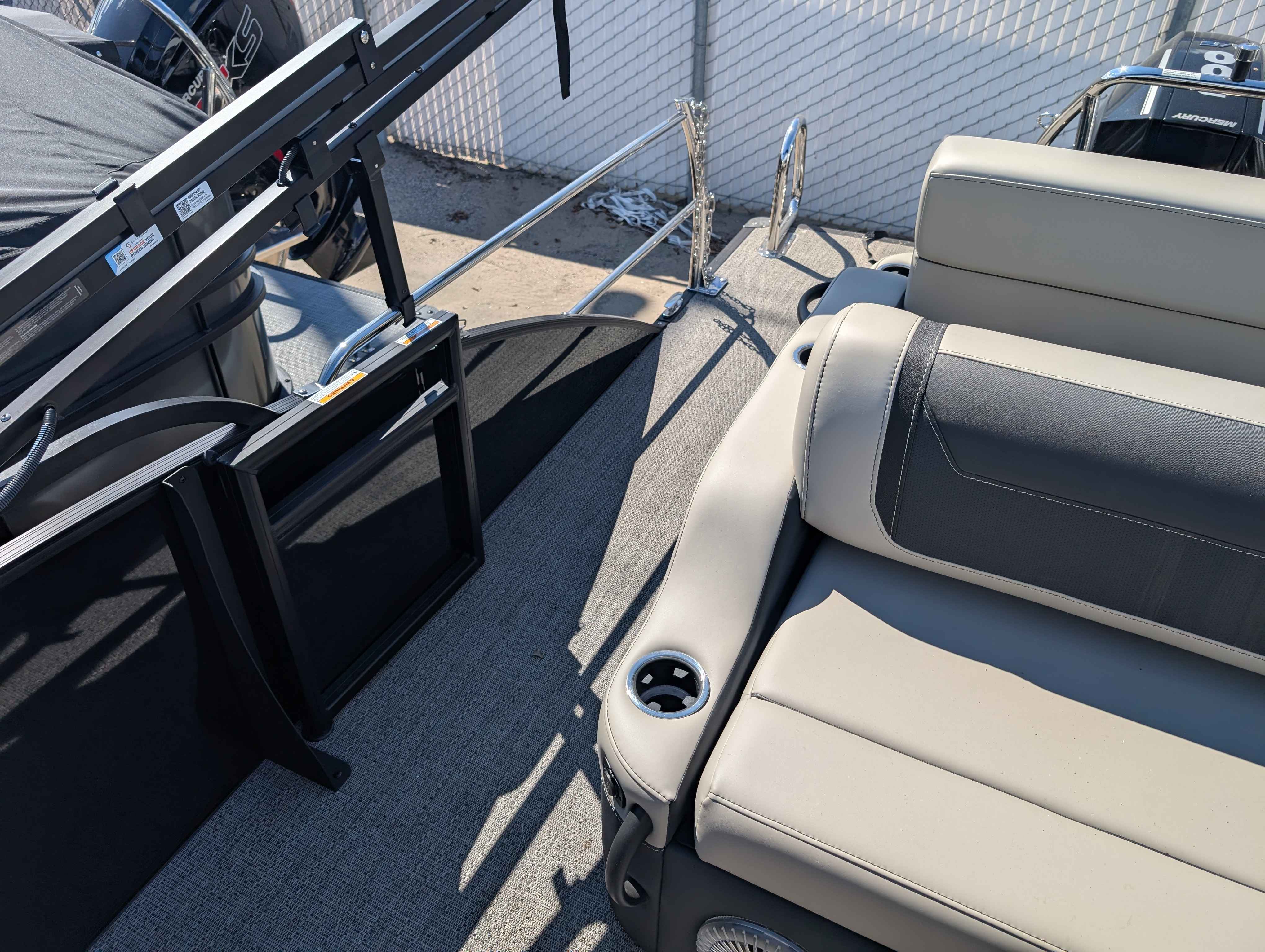 boat-carouselImage-image