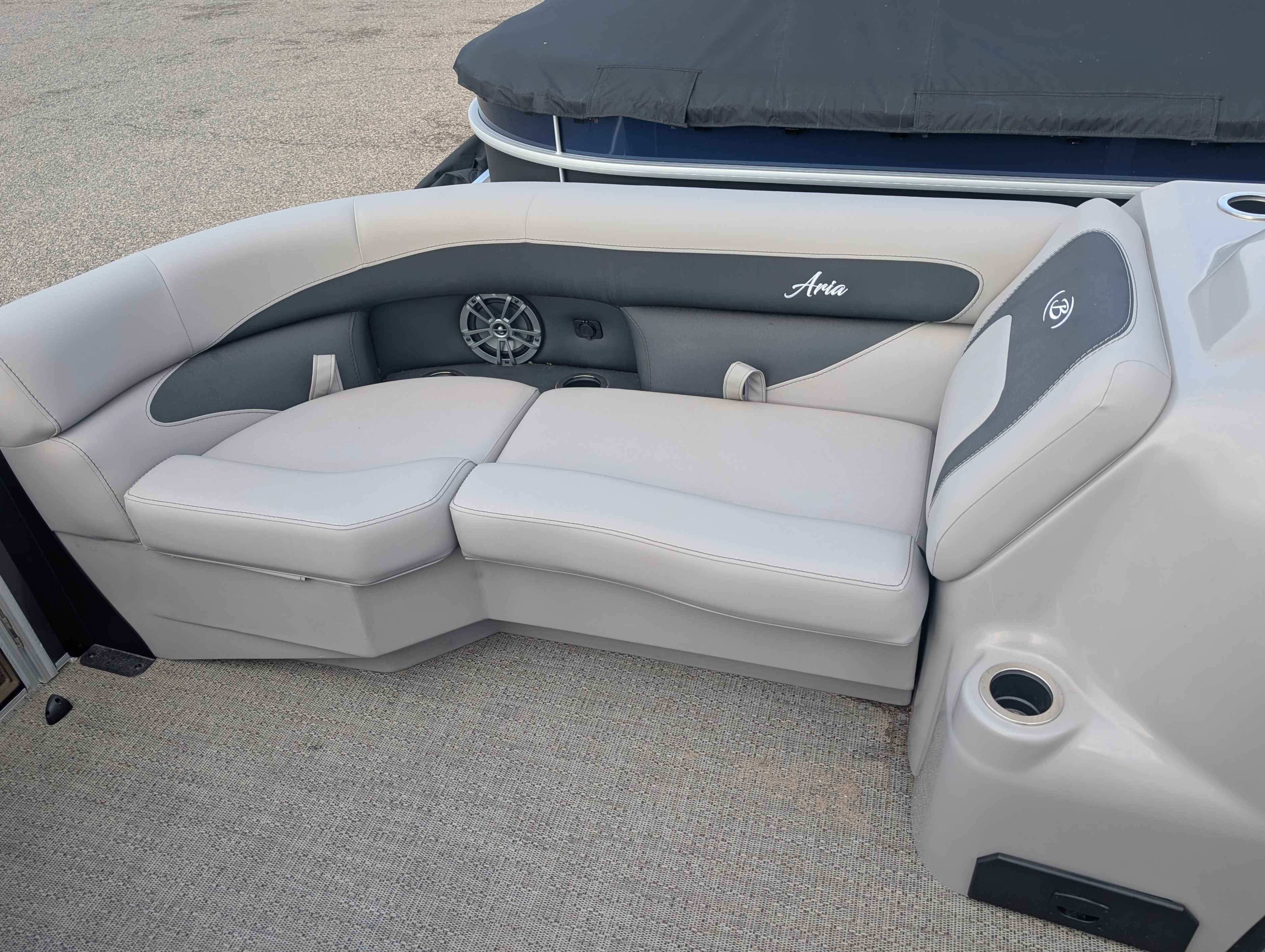 boat-carouselImage-image