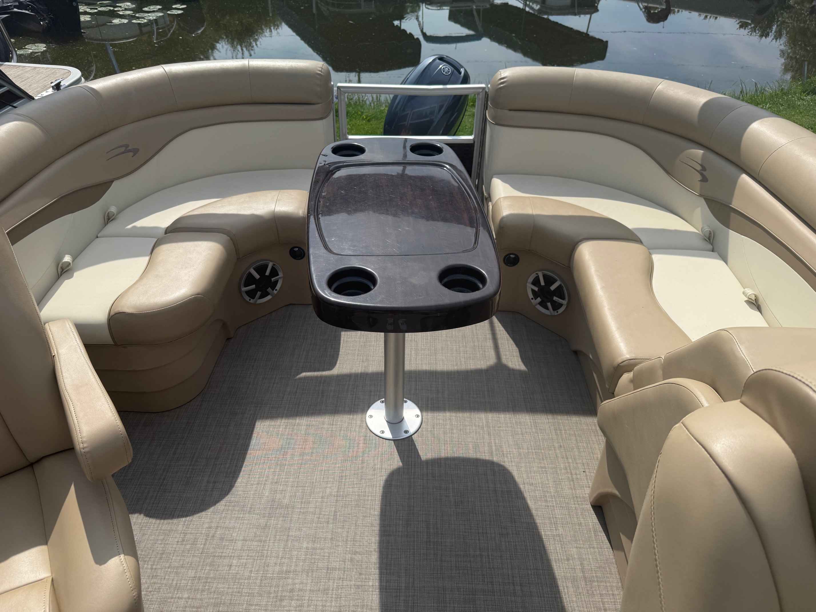 boat-carouselImage-image